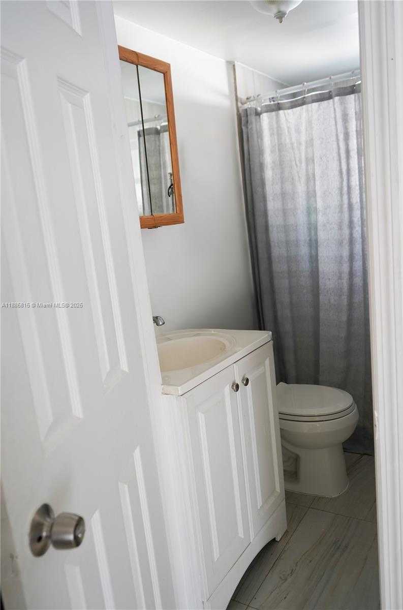 Small Image of 751 SOUTH EAST 8TH ST, Hialeah Number 21