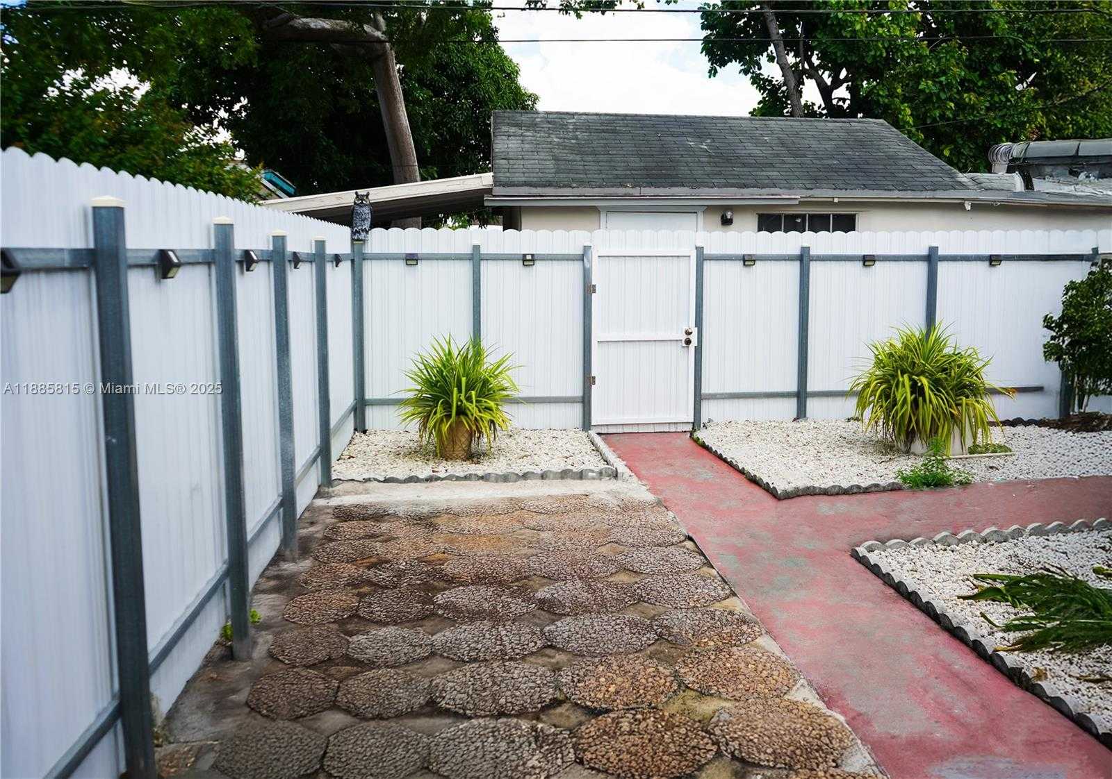 Small Image of 751 SOUTH EAST 8TH ST, Hialeah Number 4