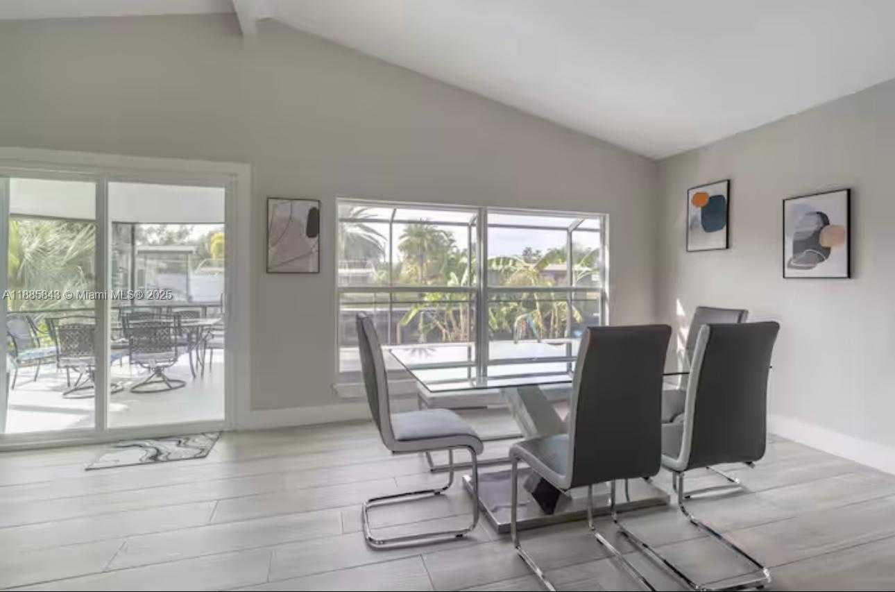 Small Image of 4311 S ATLANTIC CIR, Cape Coral Number 10