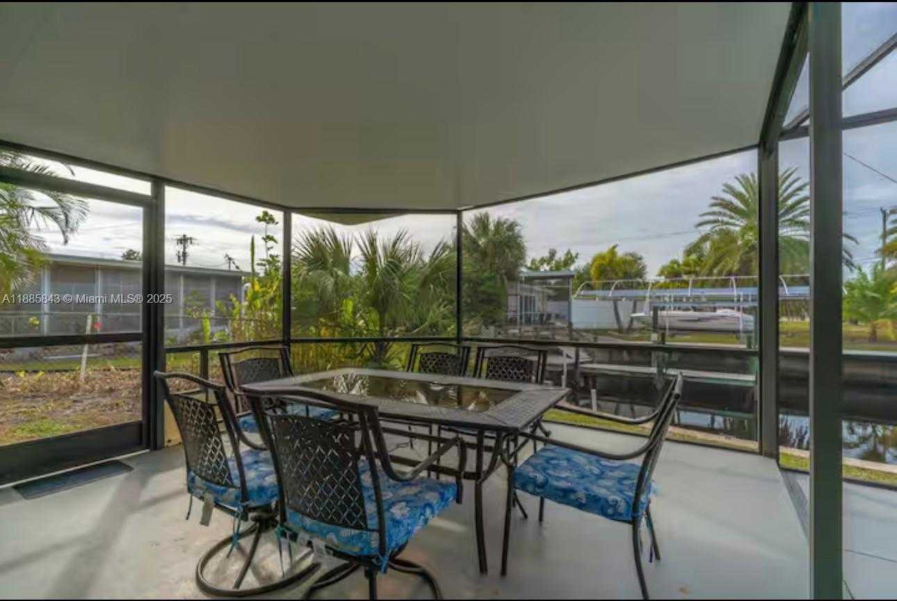 Small Image of 4311 S ATLANTIC CIR, Cape Coral Number 17