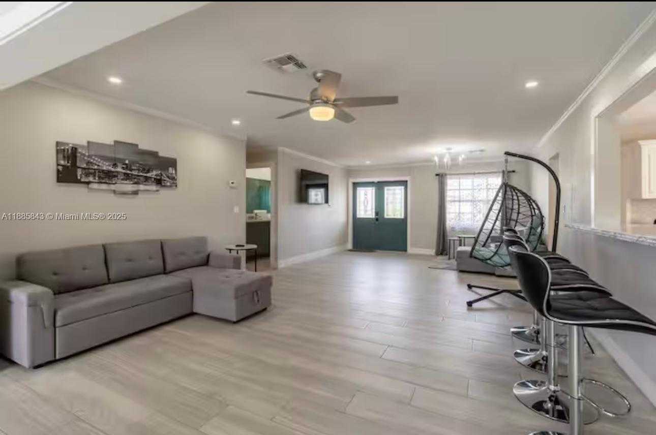 Small Image of 4311 S ATLANTIC CIR, Cape Coral Number 2