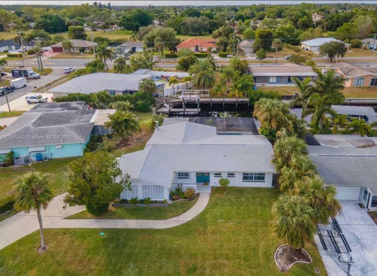 Small Image of 4311 S ATLANTIC CIR, Cape Coral Number 29