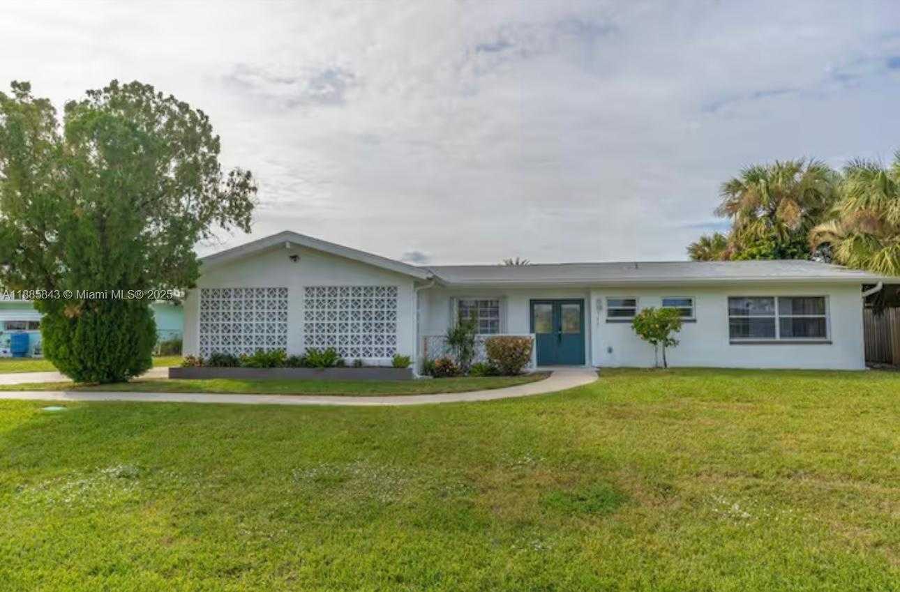 Small Image of 4311 S ATLANTIC CIR, Cape Coral Number 30