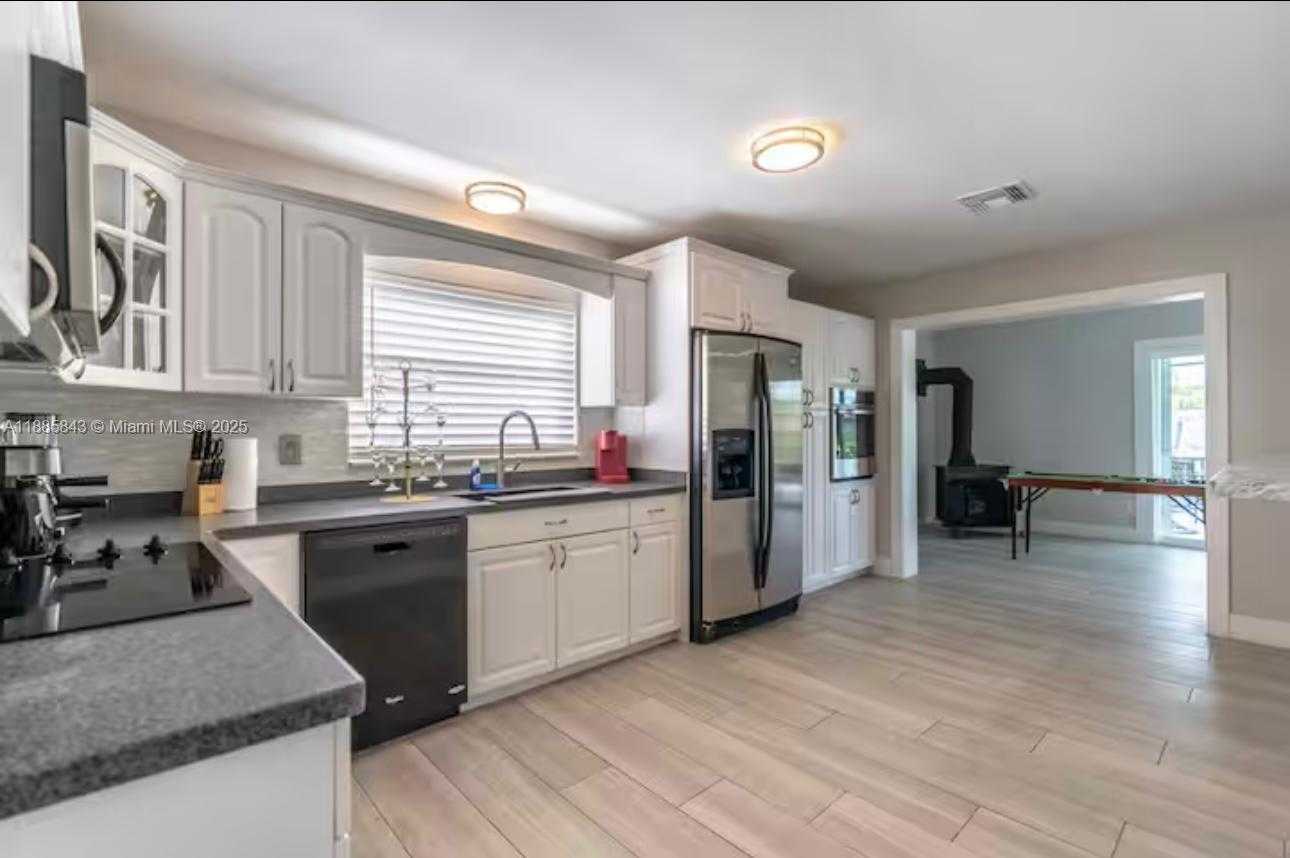 Small Image of 4311 S ATLANTIC CIR, Cape Coral Number 8