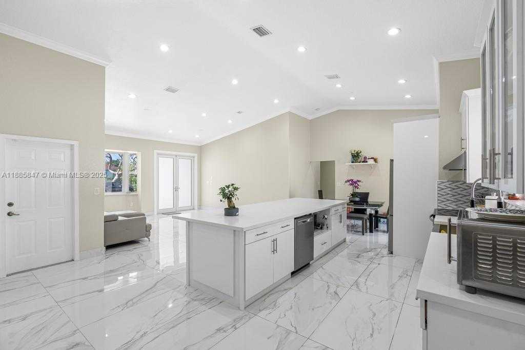 Small Image of 9201 SOUTH WEST 170TH LN, Palmetto Bay Number 20