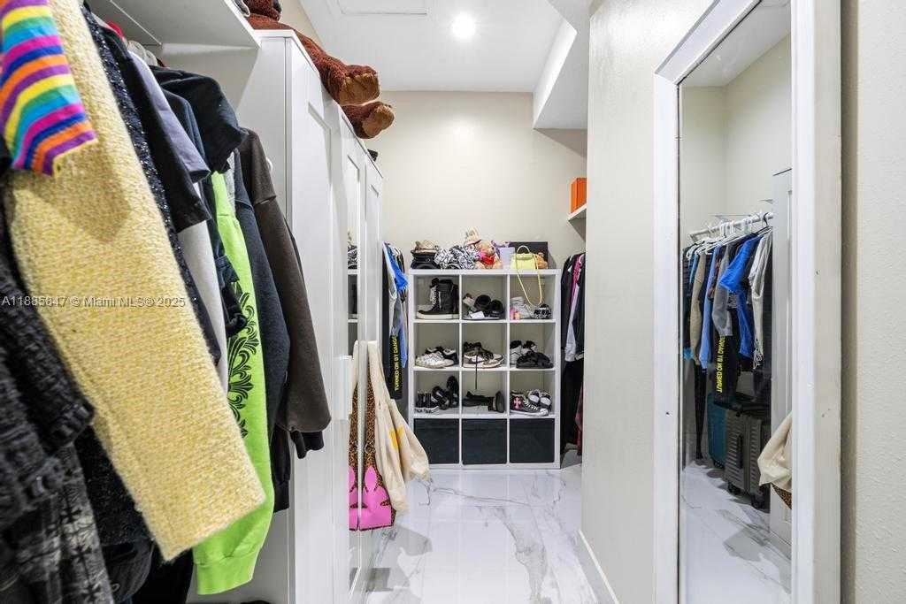 Small Image of 9201 SOUTH WEST 170TH LN, Palmetto Bay Number 27