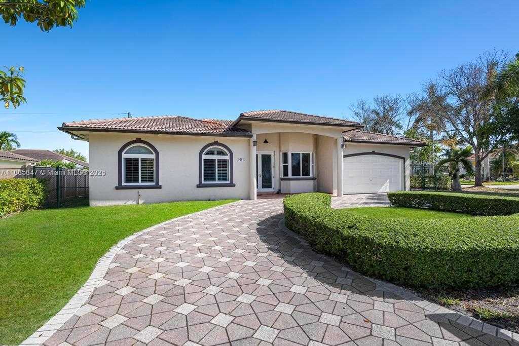 Small Image of 9201 SOUTH WEST 170TH LN, Palmetto Bay Number 3