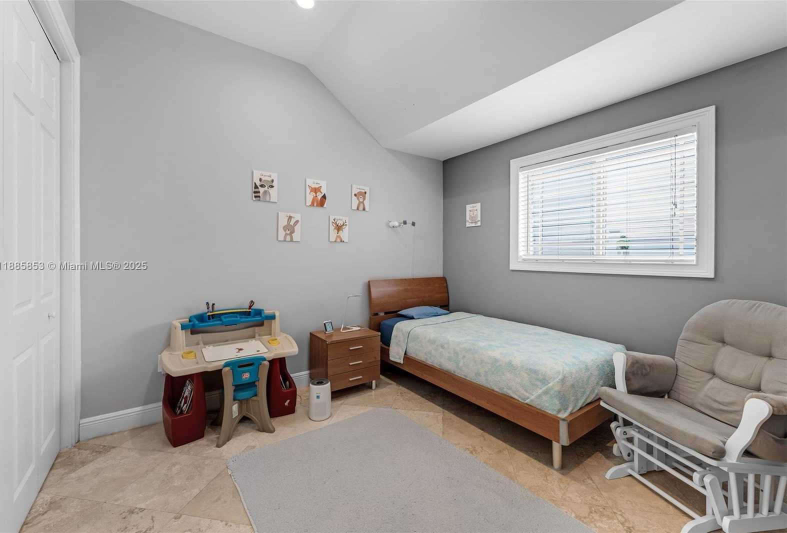 Small Image of Miami Number 14