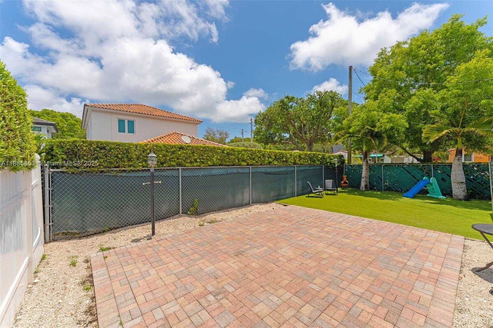 Small Image of Miami Number 28