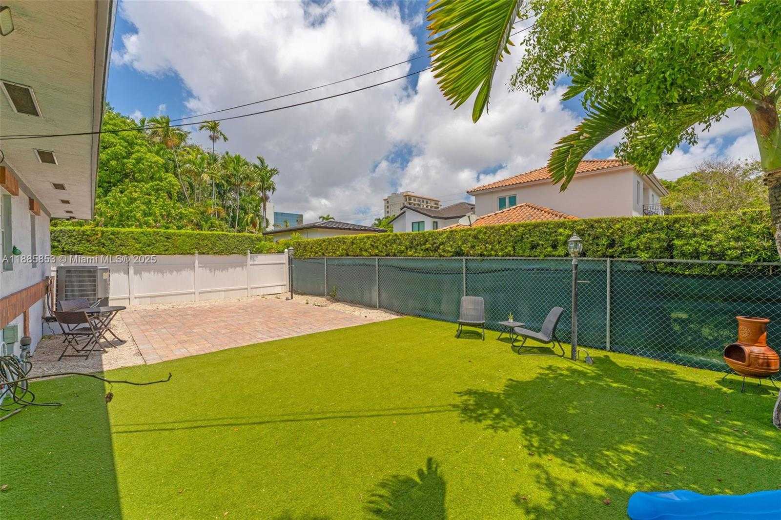 Small Image of Miami Number 29