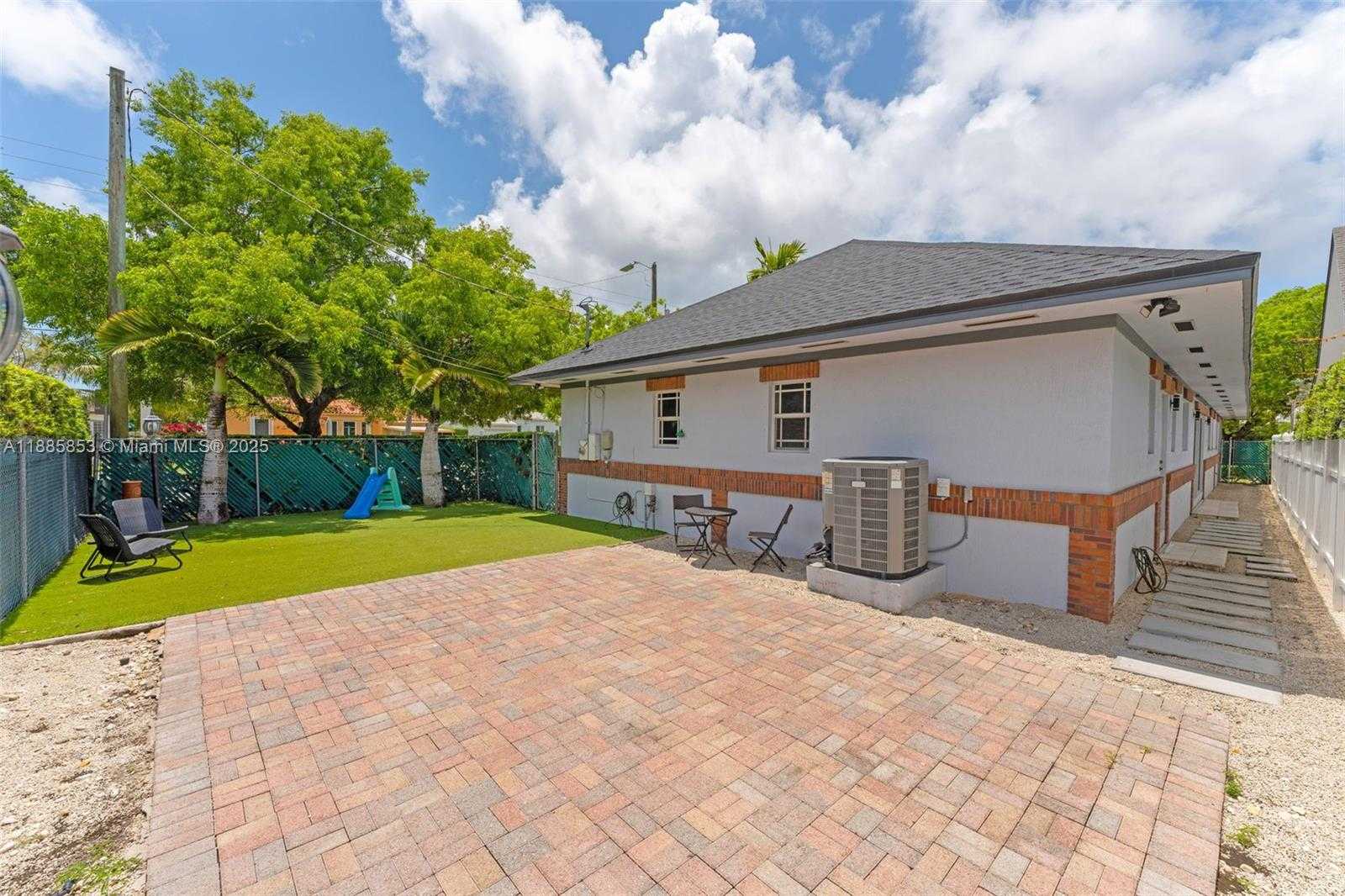 Small Image of Miami Number 30