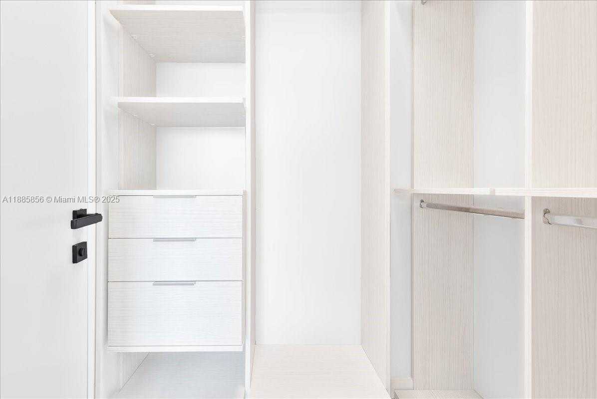 Small Image of 21320 NORTH EAST 26TH AVE, Miami Number 34