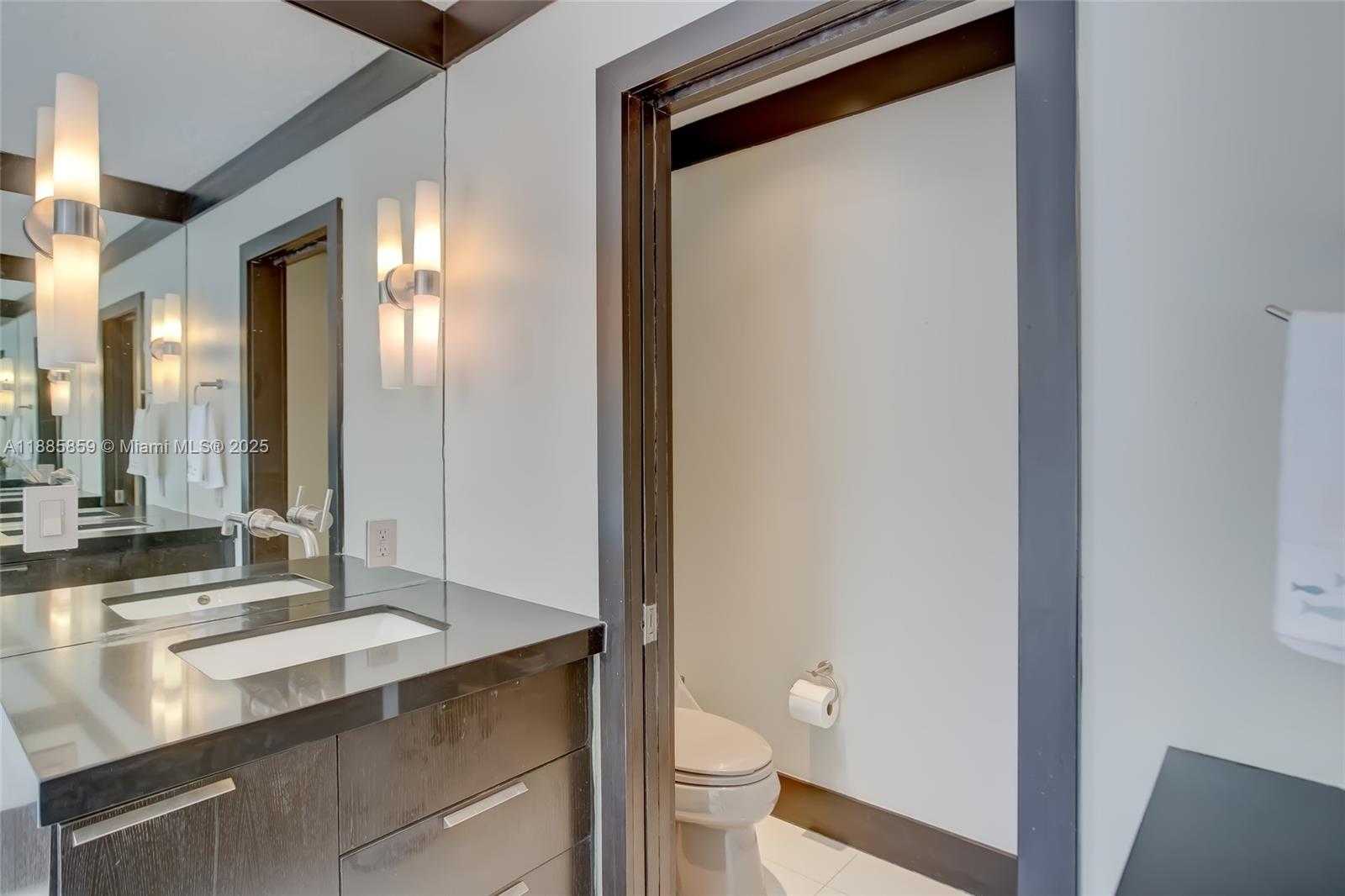 Small Image of 4004 NORTH EAST 21 AVE, Fort Lauderdale Number 16