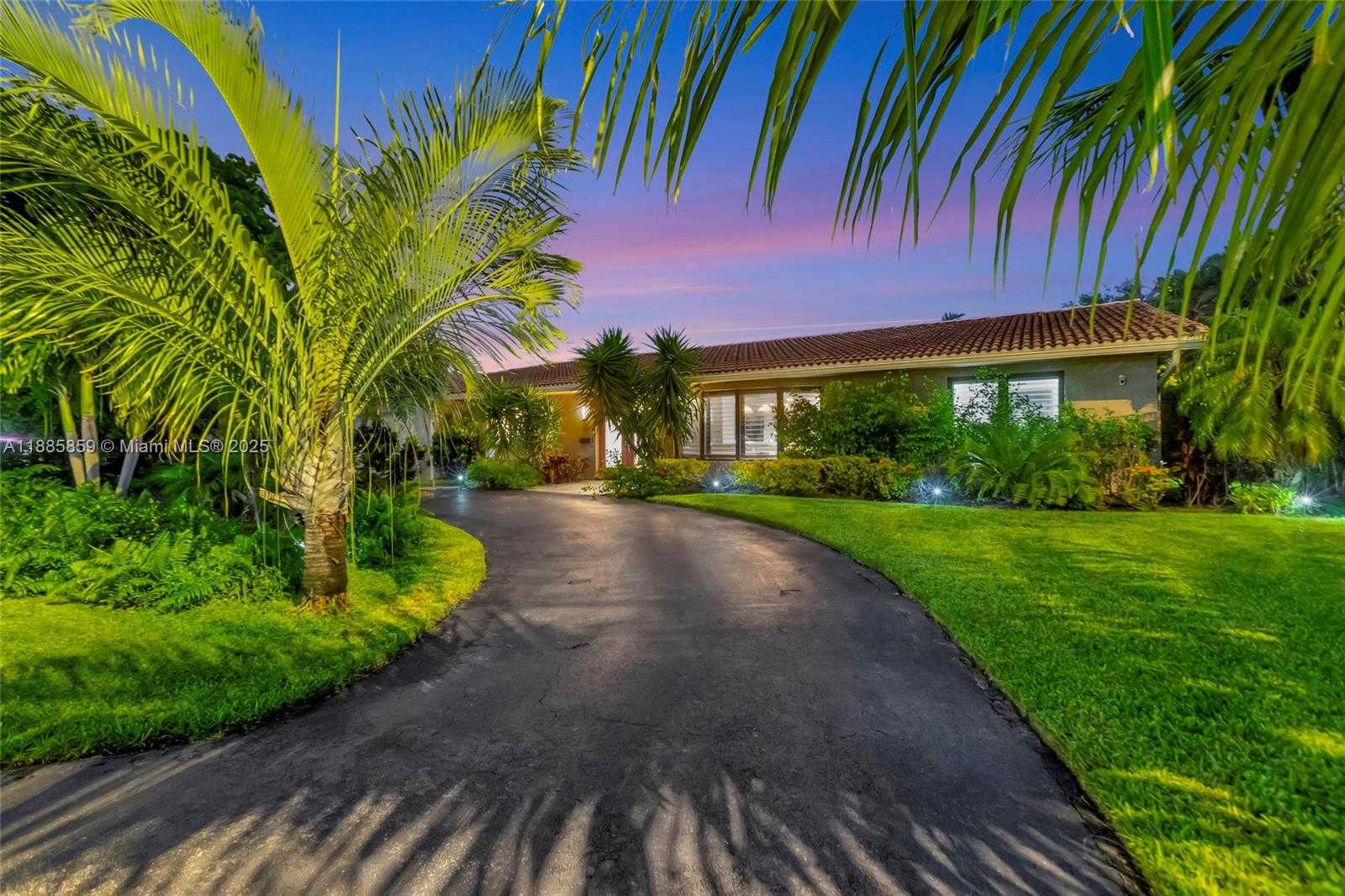 Small Image of 4004 NORTH EAST 21 AVE, Fort Lauderdale Number 2