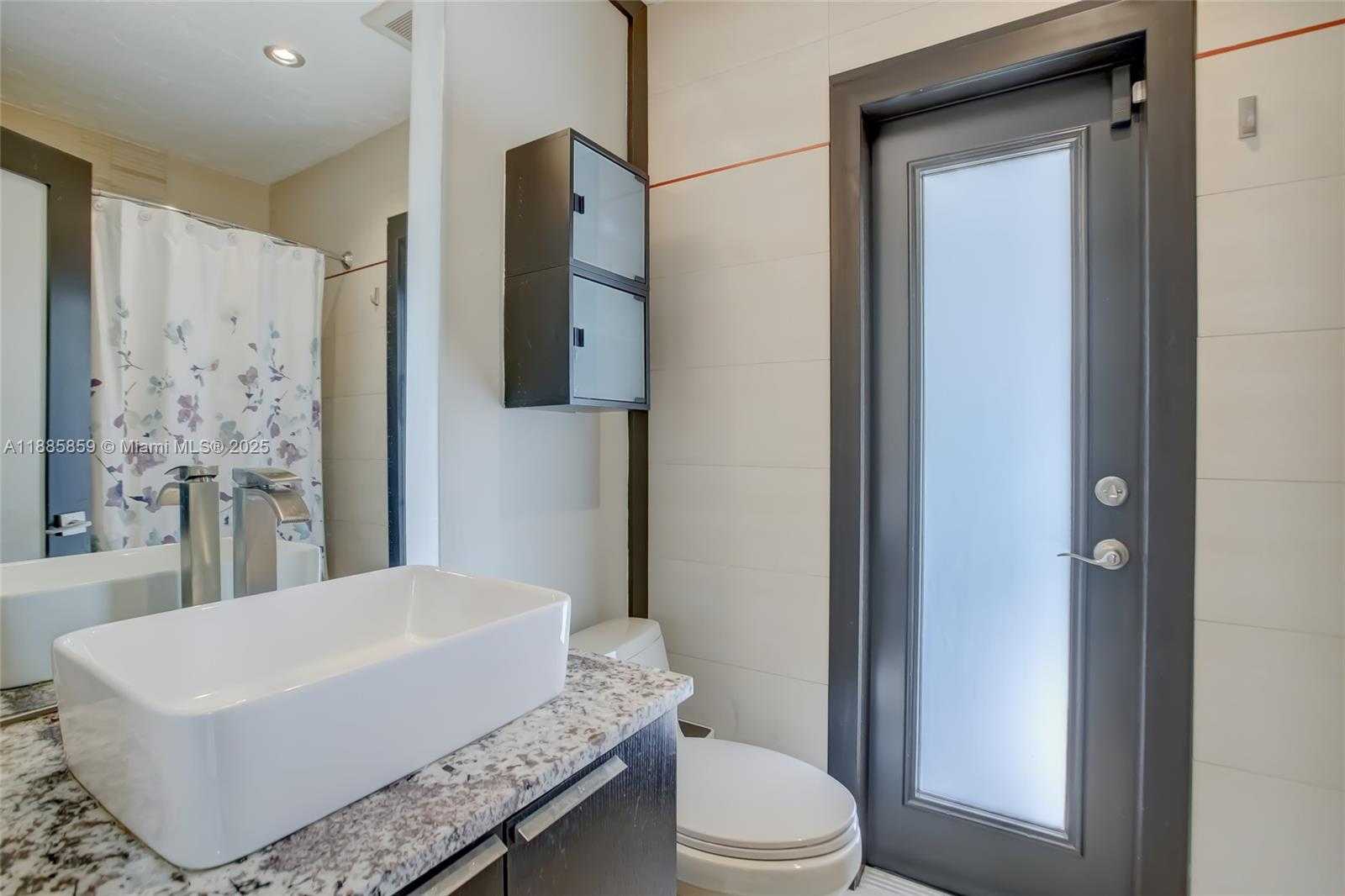 Small Image of 4004 NORTH EAST 21 AVE, Fort Lauderdale Number 21