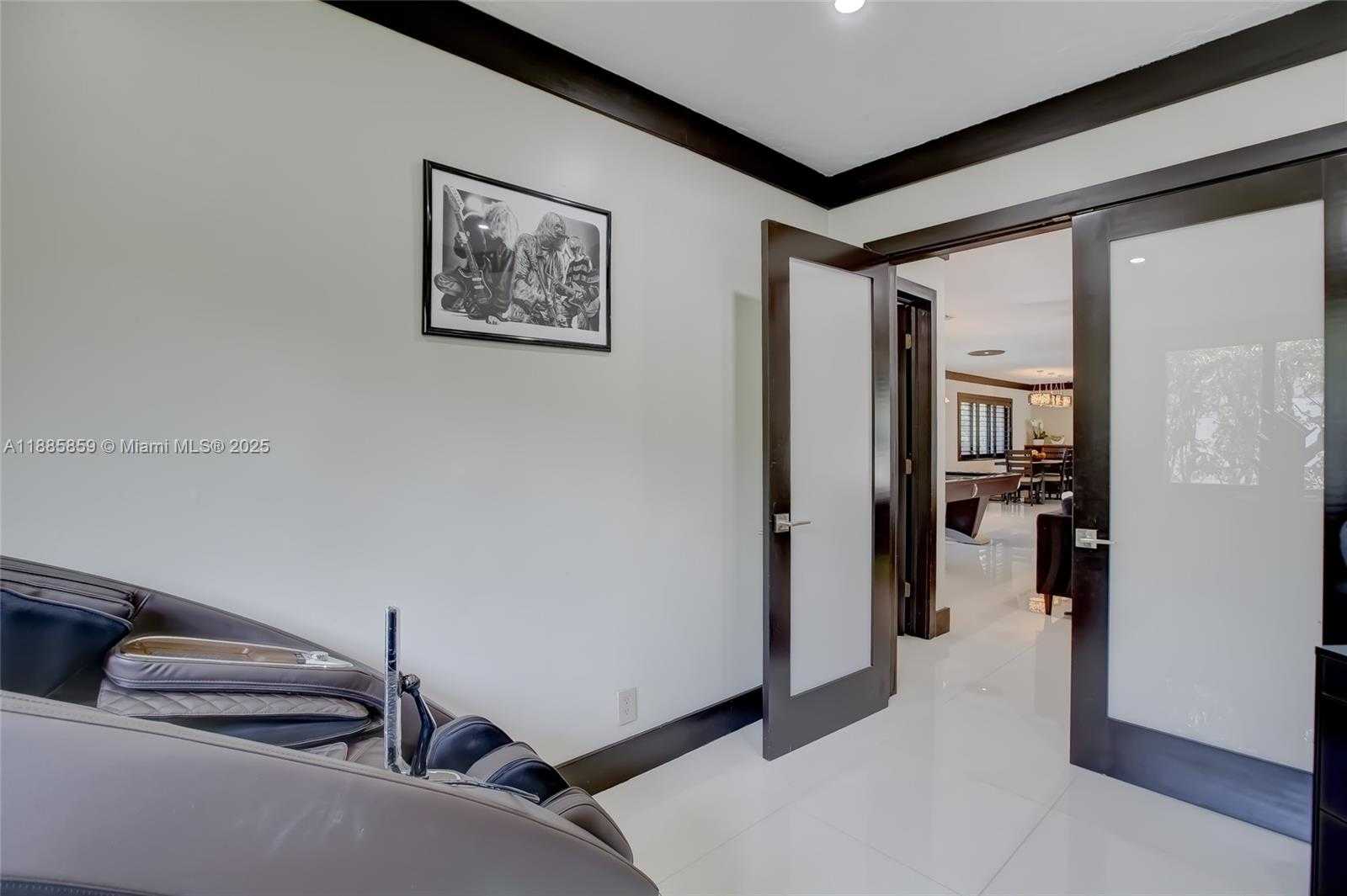 Small Image of 4004 NORTH EAST 21 AVE, Fort Lauderdale Number 22