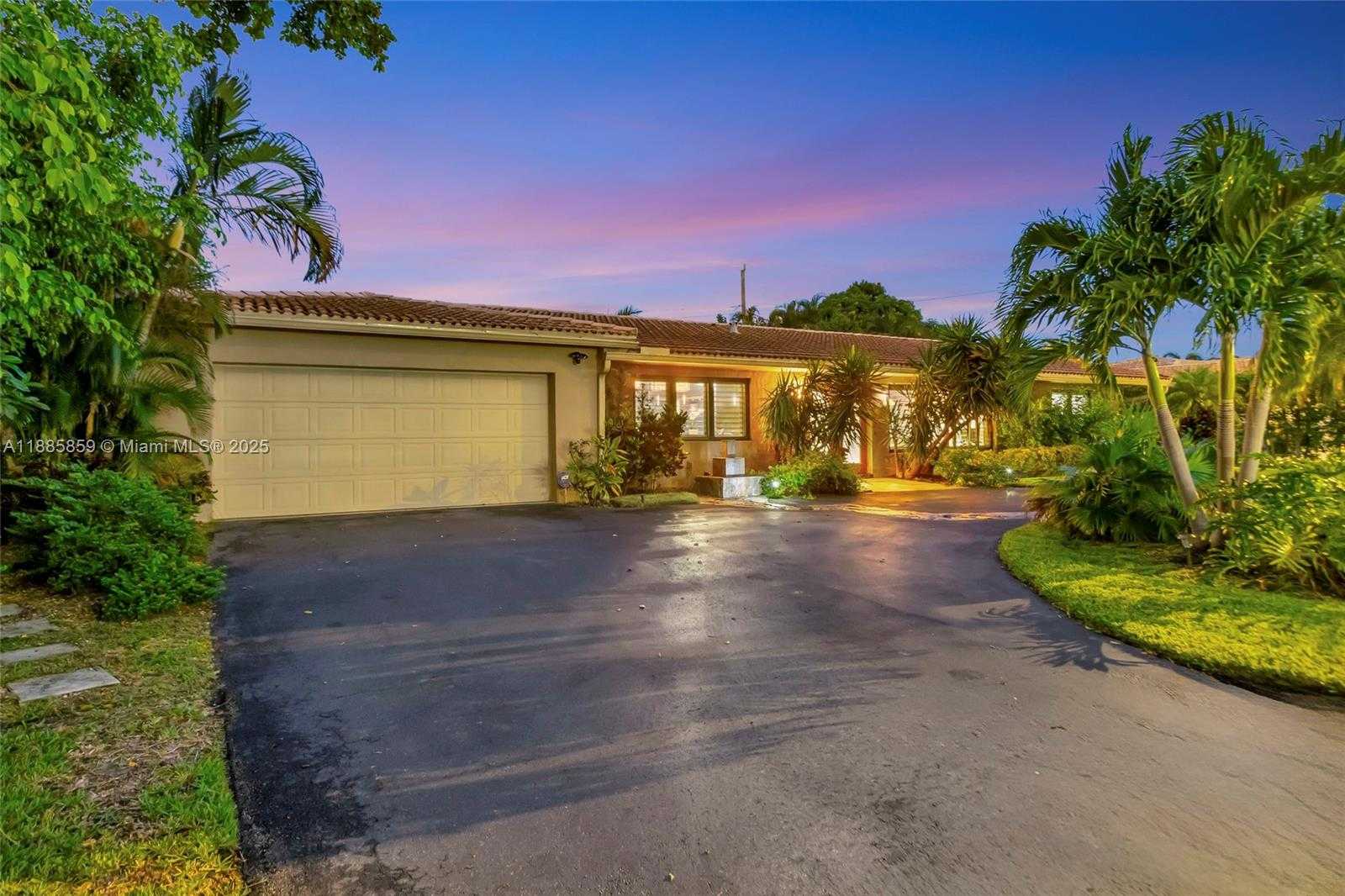 Small Image of 4004 NORTH EAST 21 AVE, Fort Lauderdale Number 3