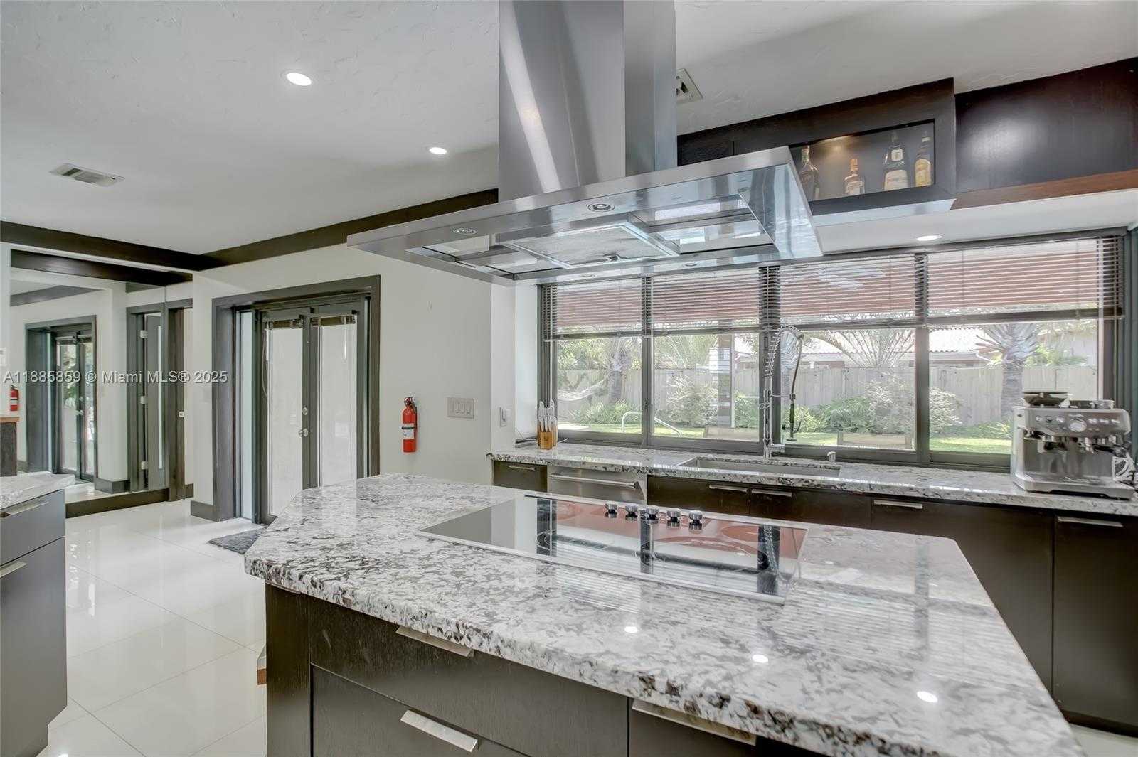 Small Image of 4004 NORTH EAST 21 AVE, Fort Lauderdale Number 7
