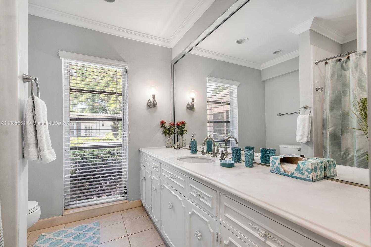 Small Image of 1236 EAST LAKE DR, Fort Lauderdale Number 11