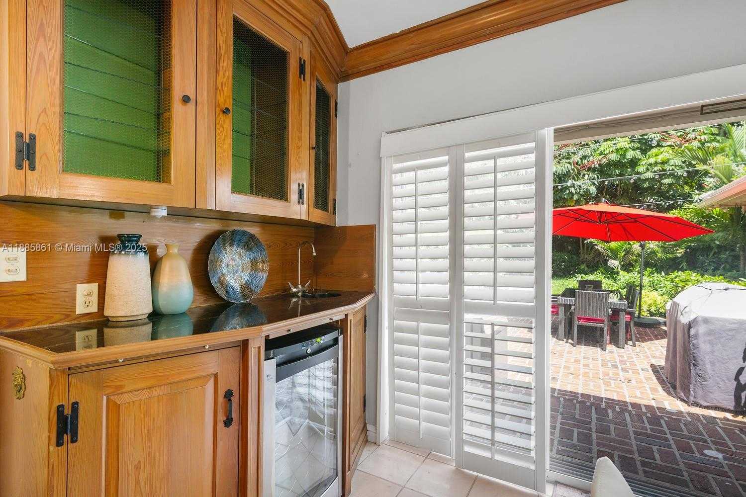 Small Image of 1236 EAST LAKE DR, Fort Lauderdale Number 15