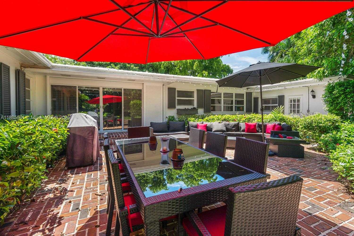 Small Image of 1236 EAST LAKE DR, Fort Lauderdale Number 16