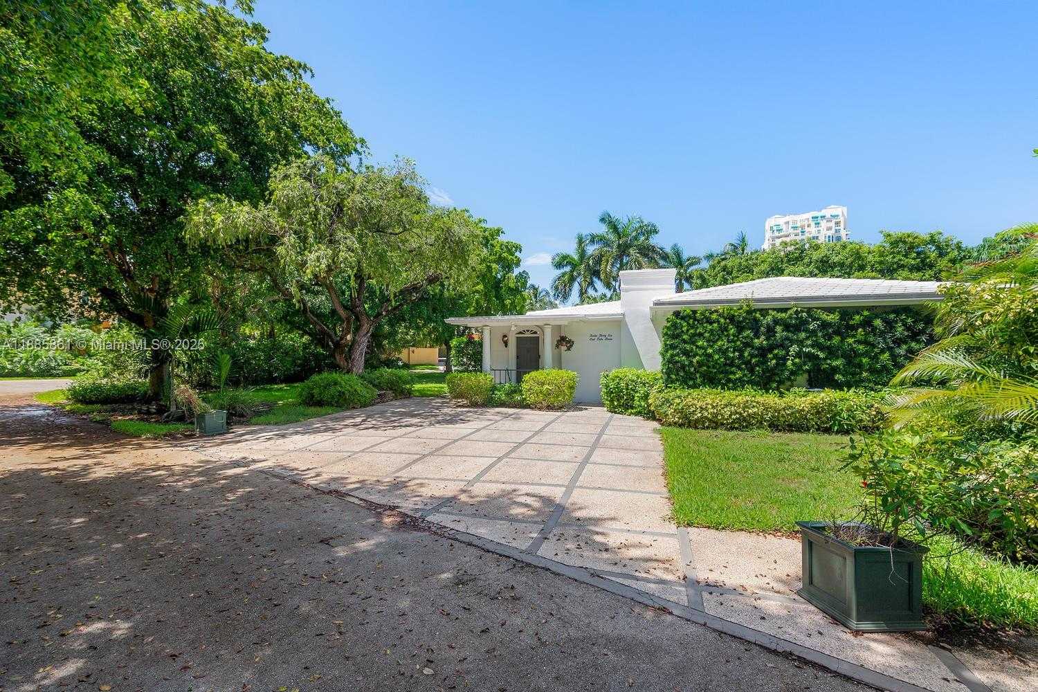 Small Image of 1236 EAST LAKE DR, Fort Lauderdale Number 18