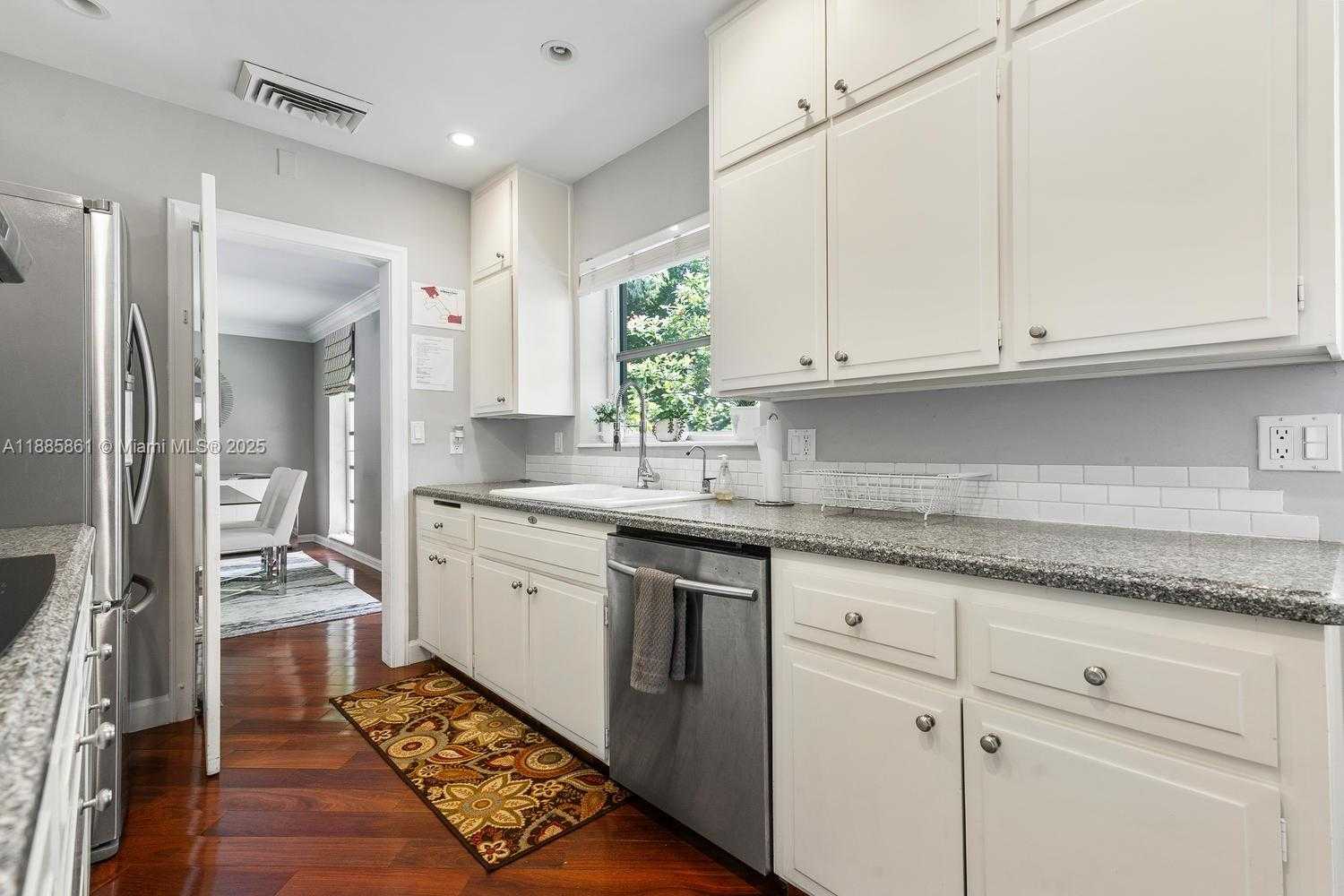 Small Image of 1236 EAST LAKE DR, Fort Lauderdale Number 8