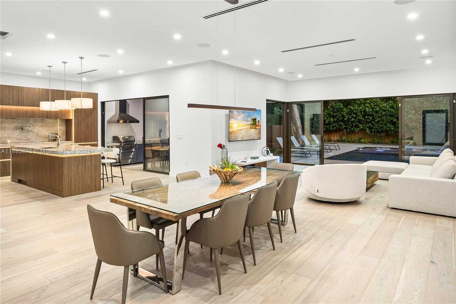 Small Image of 260 NORTH WEST 47TH ST, Miami Number 12