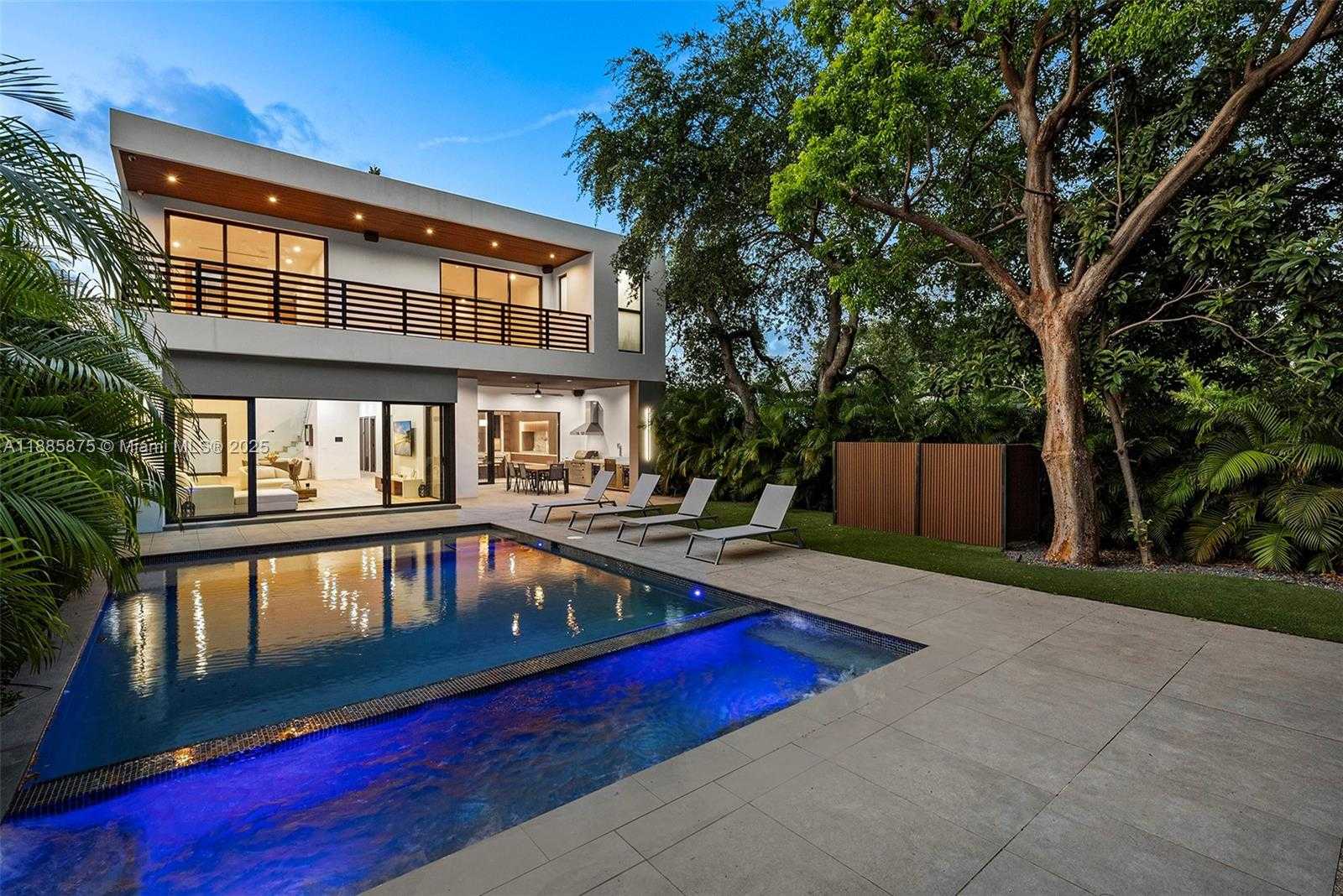 Small Image of 260 NORTH WEST 47TH ST, Miami Number 2