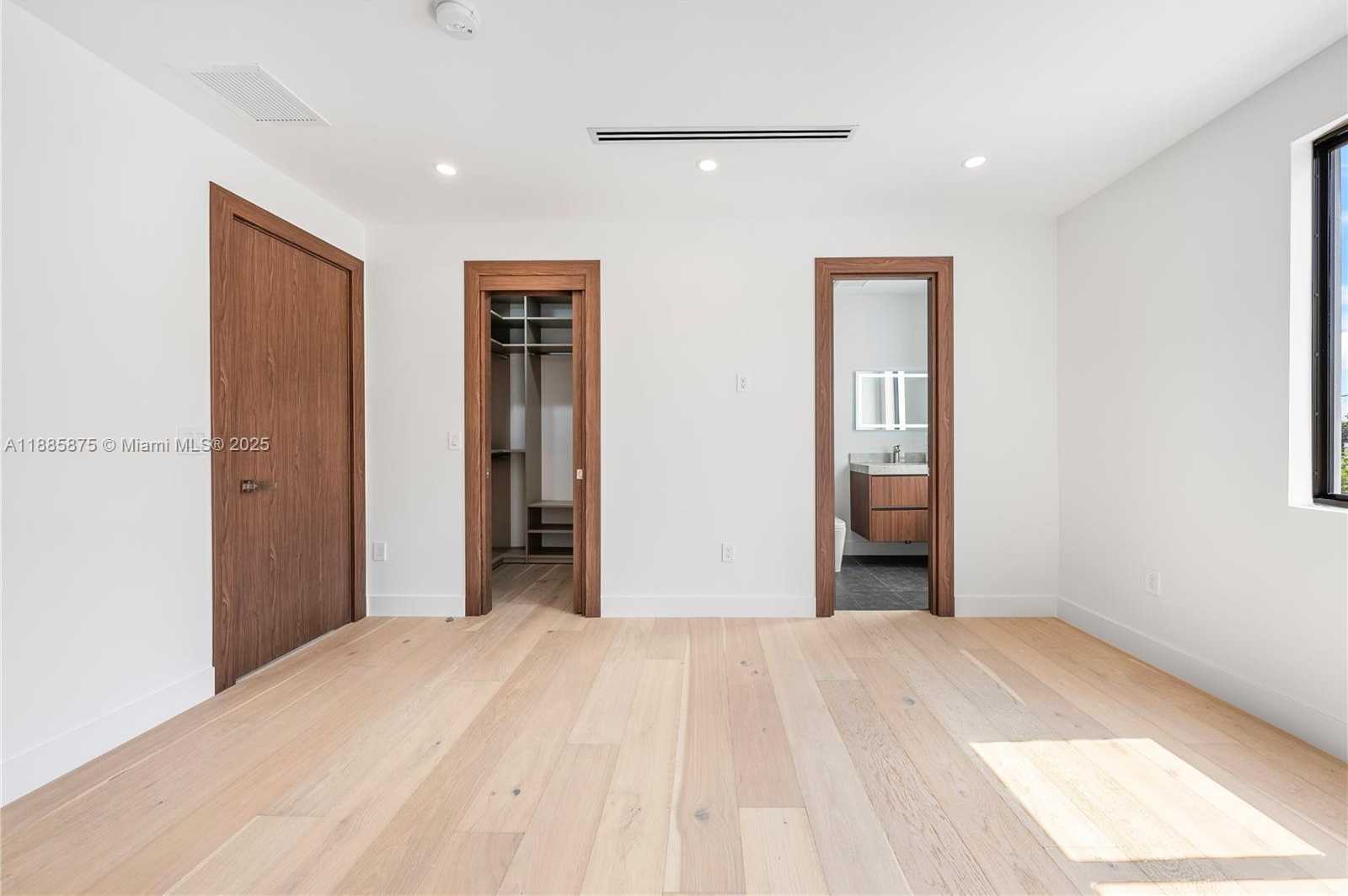 Small Image of 260 NORTH WEST 47TH ST, Miami Number 46