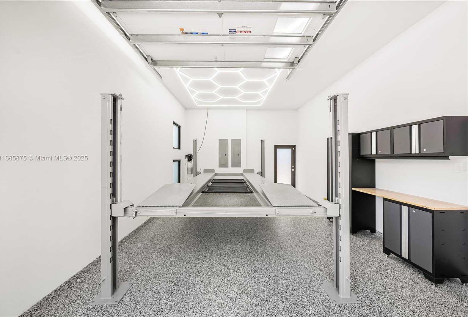 Small Image of 260 NORTH WEST 47TH ST, Miami Number 65