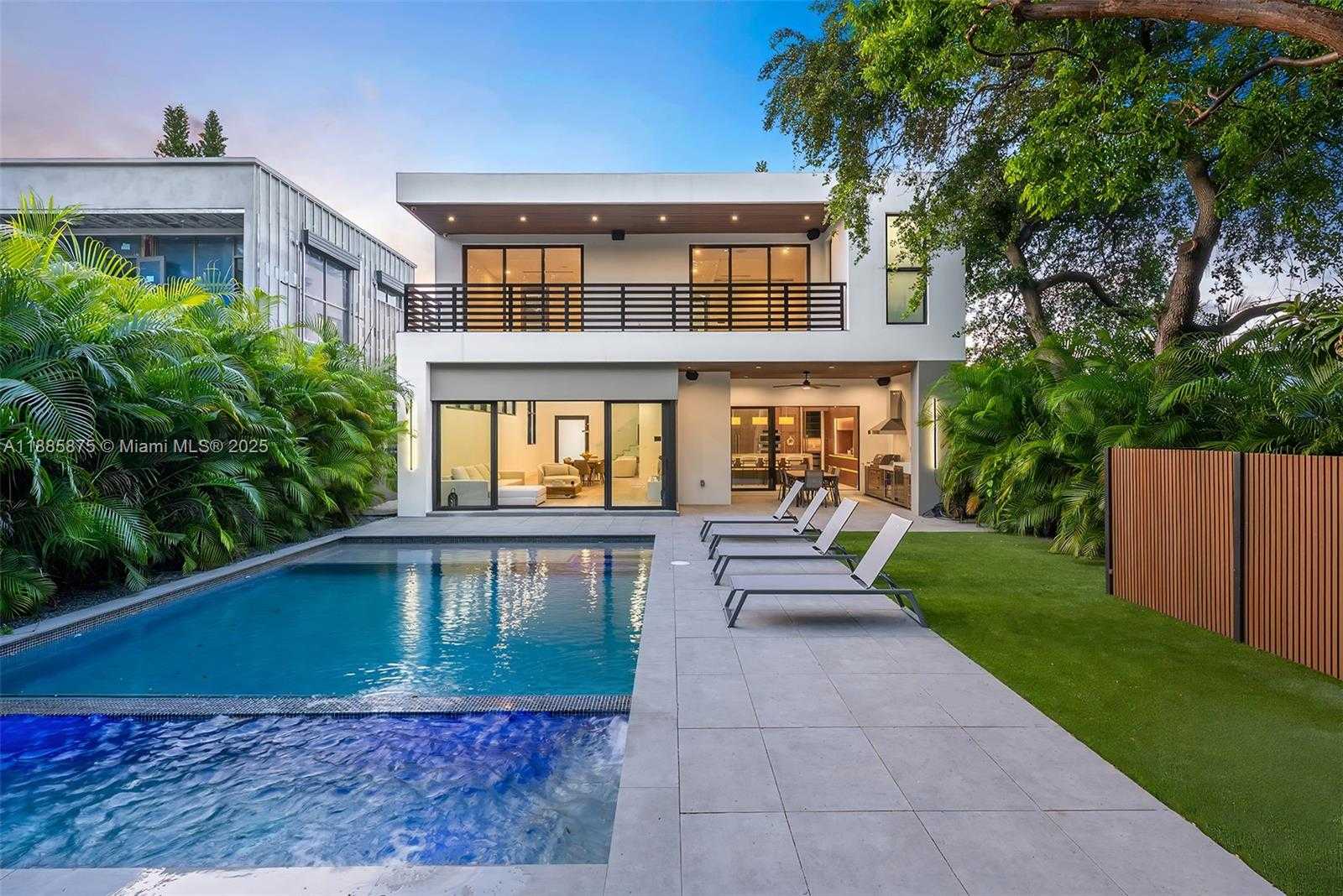Small Image of 260 NORTH WEST 47TH ST, Miami Number 66
