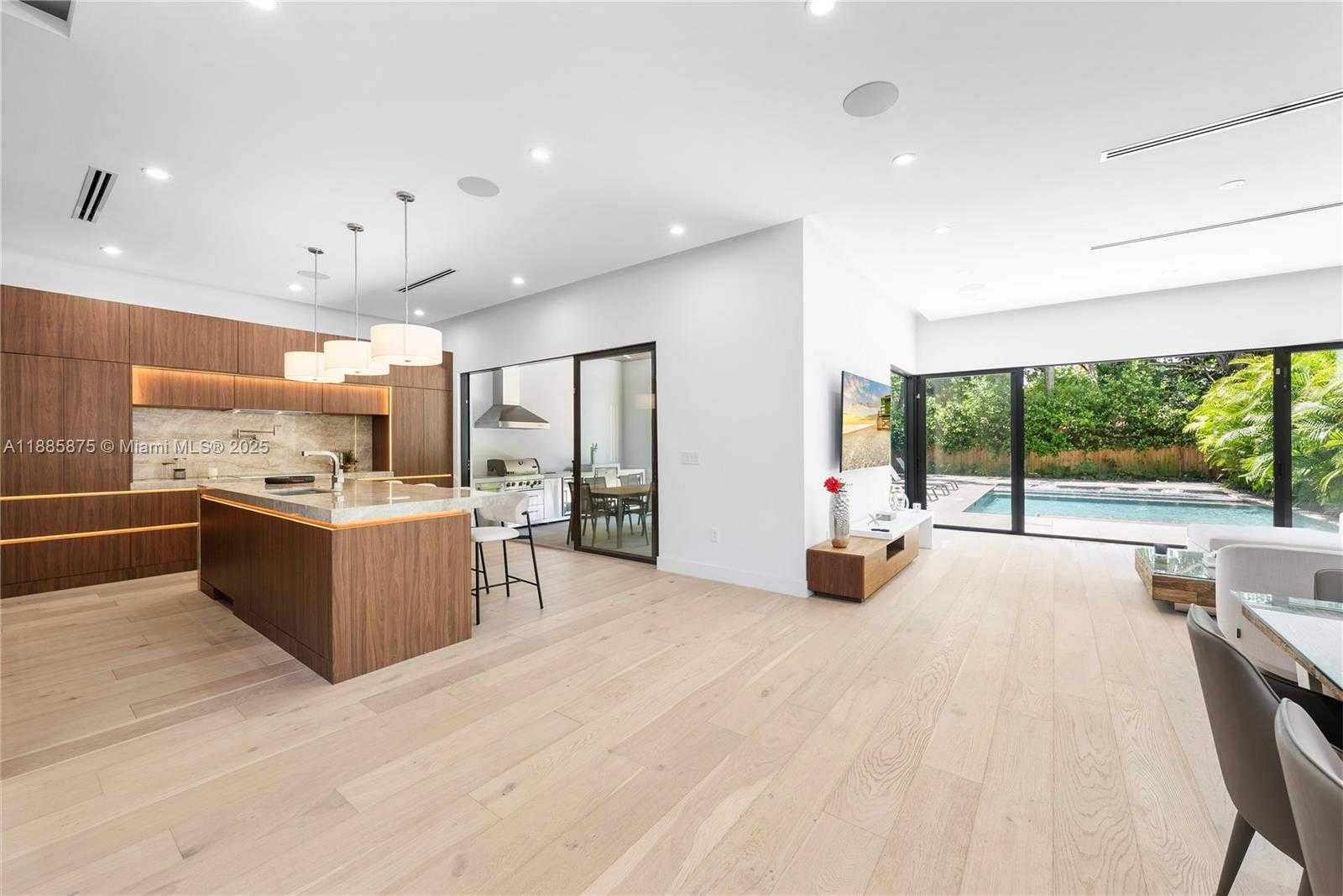 Small Image of 260 NORTH WEST 47TH ST, Miami Number 8