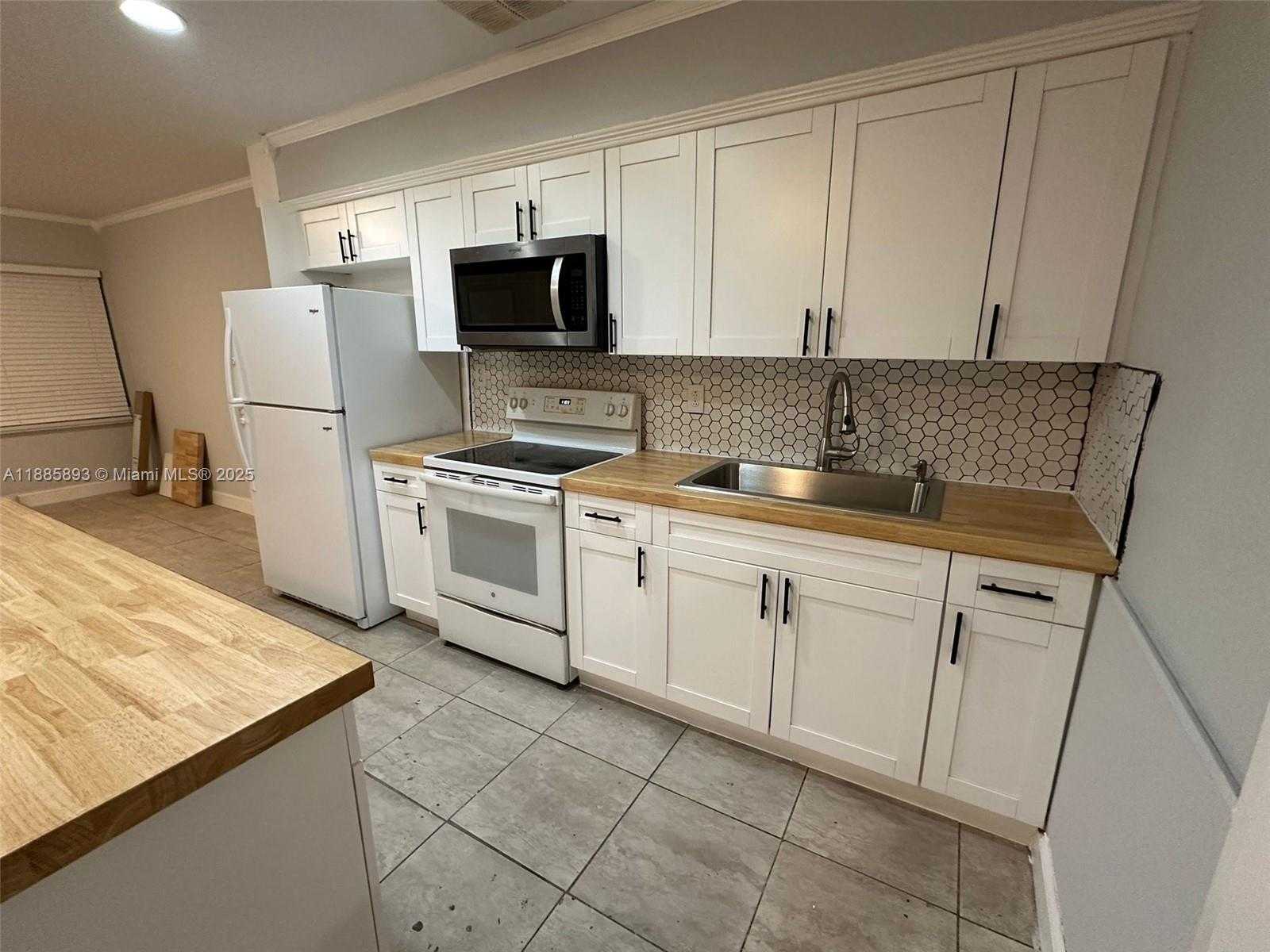 Small Image of 165 NORTH WEST 192ND ST, Miami Gardens Number 11