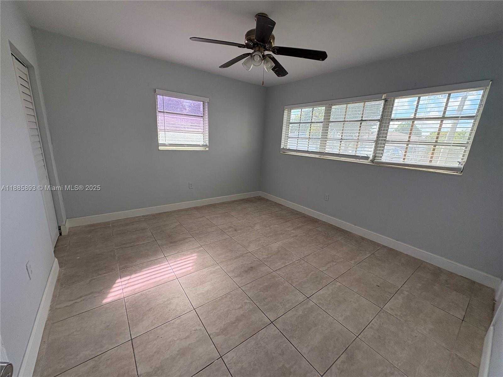 Small Image of 165 NORTH WEST 192ND ST, Miami Gardens Number 3