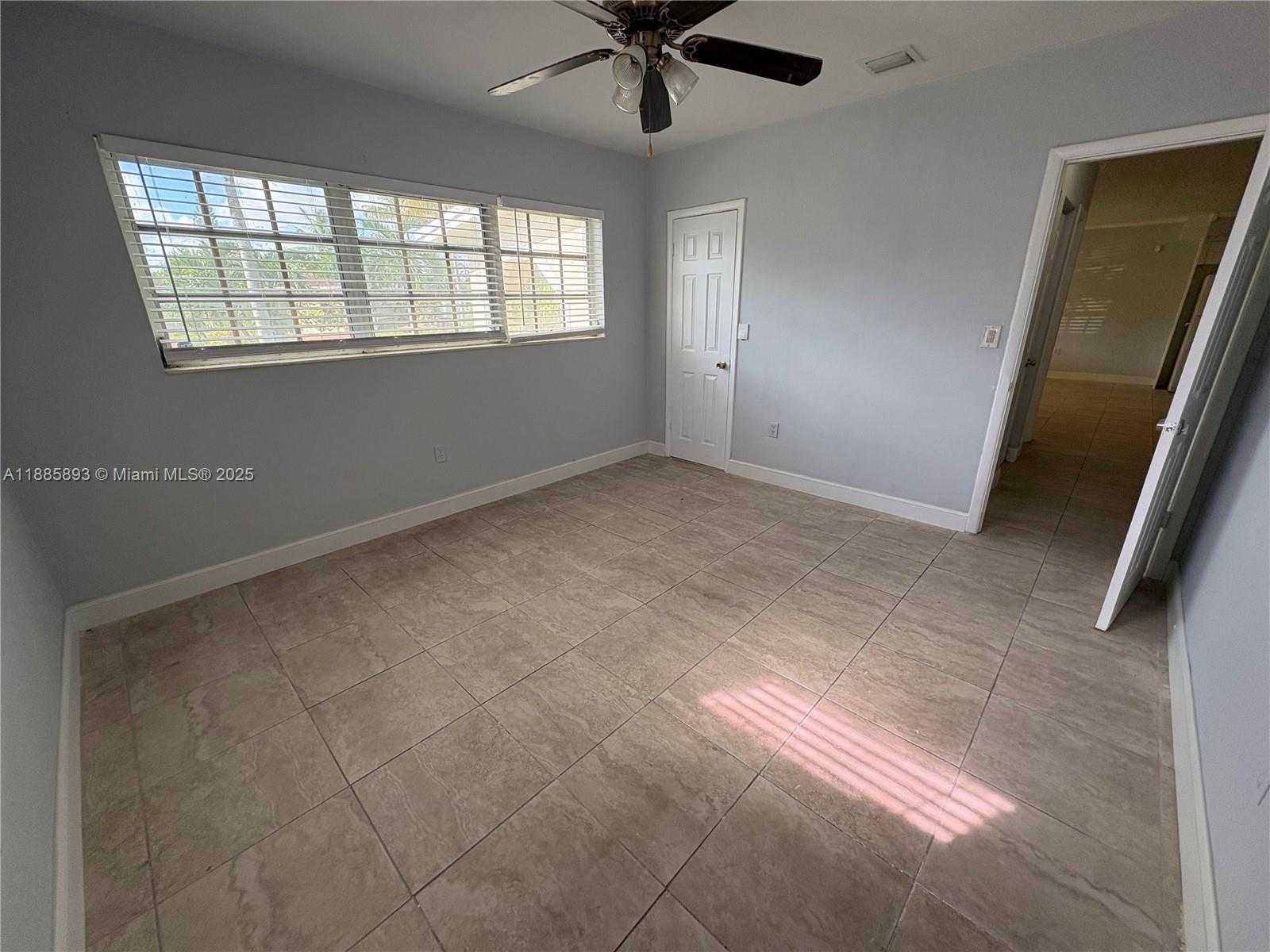 Small Image of 165 NORTH WEST 192ND ST, Miami Gardens Number 4