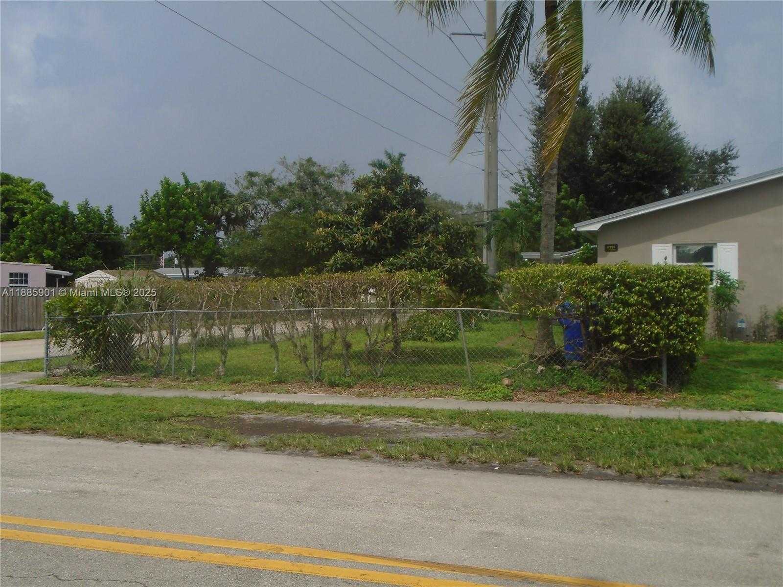 Small Image of 6791 HOPE ST, Hollywood Number 10