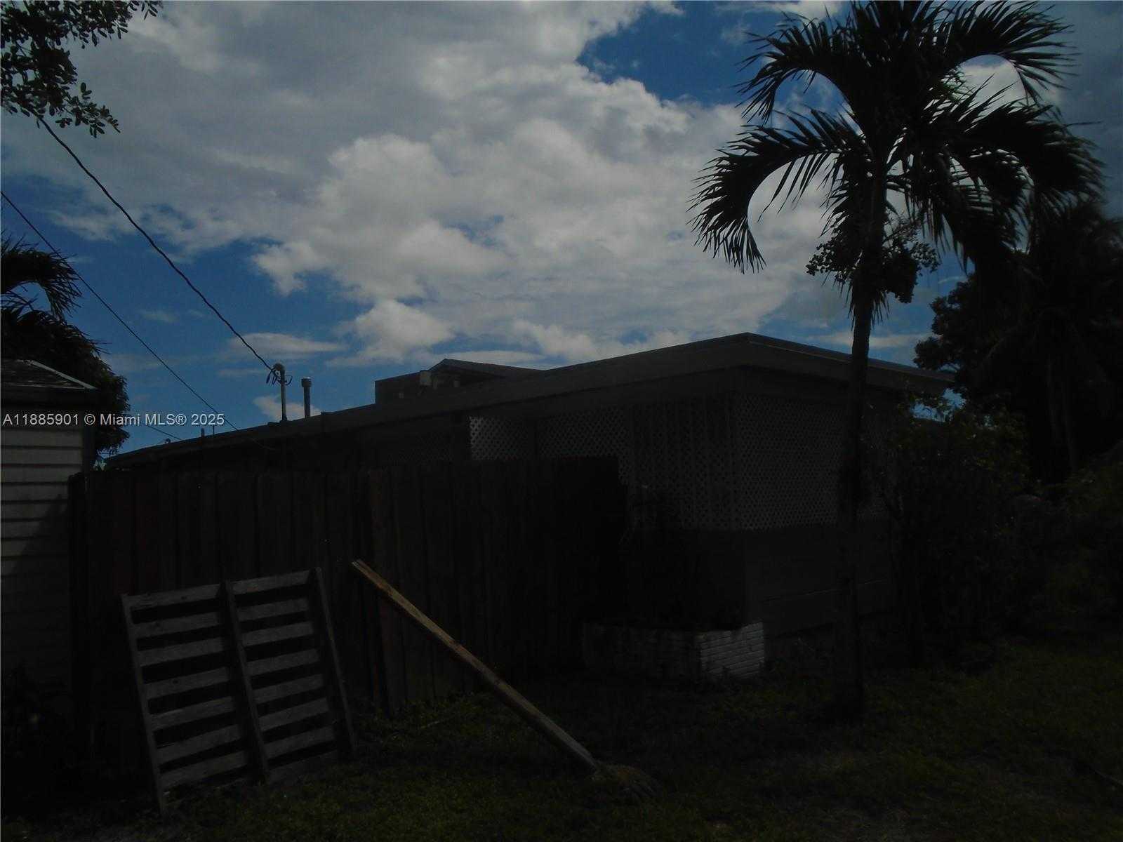 Small Image of 6791 HOPE ST, Hollywood Number 12