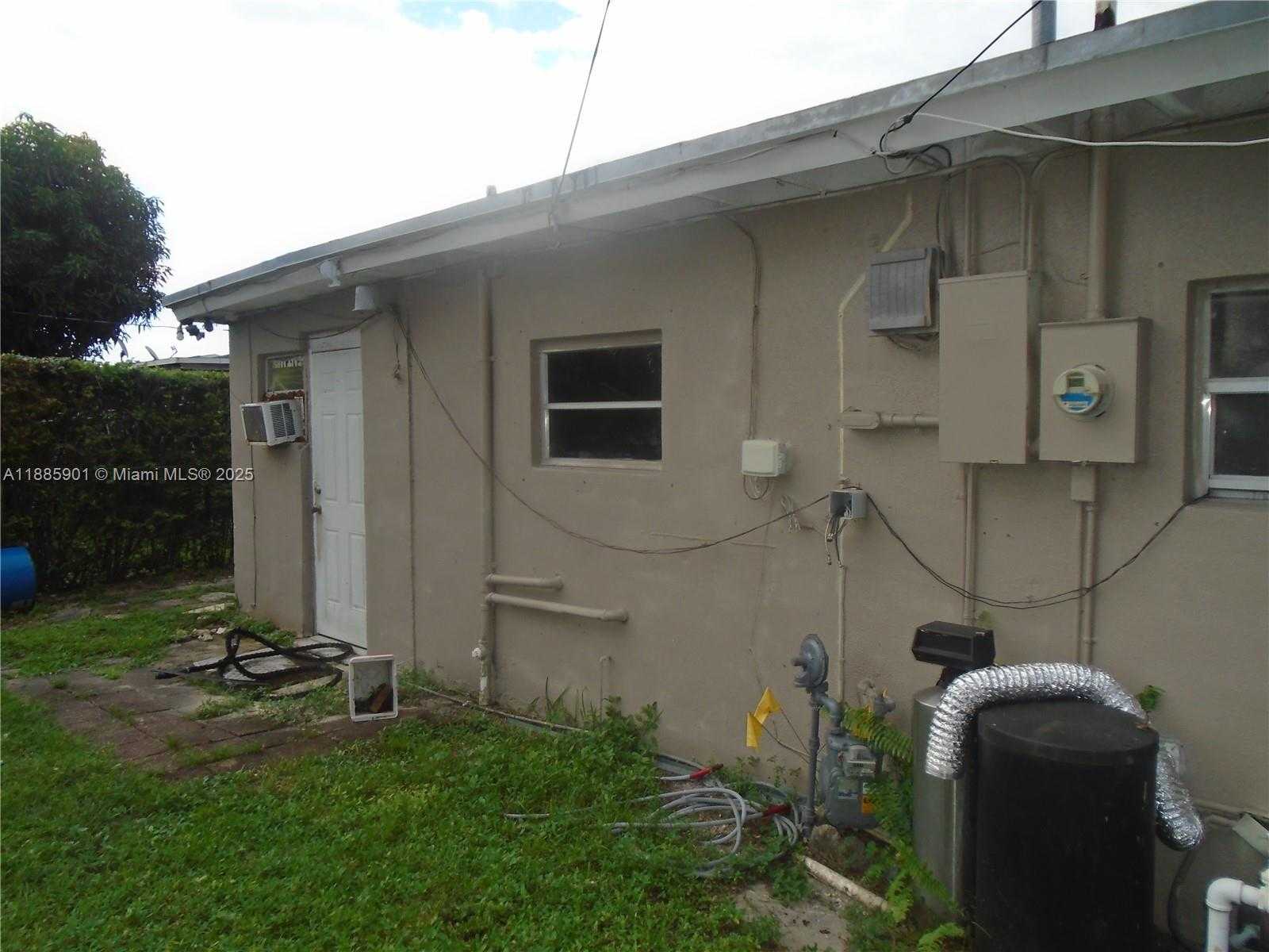 Small Image of 6791 HOPE ST, Hollywood Number 17