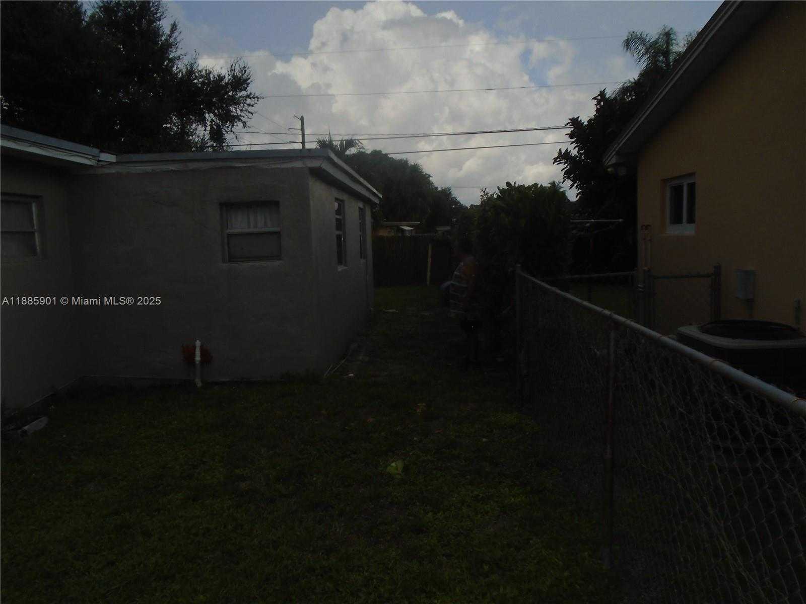 Small Image of 6791 HOPE ST, Hollywood Number 19