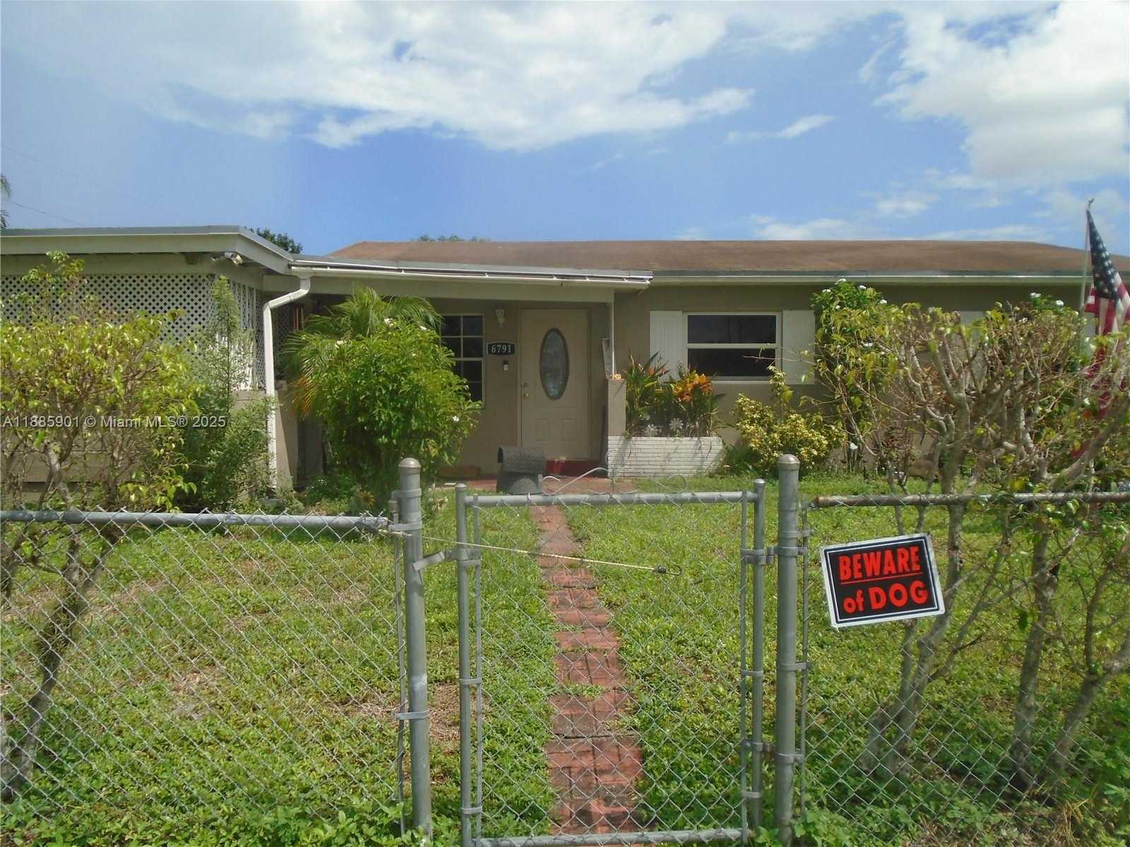 Small Image of 6791 HOPE ST, Hollywood Number 3