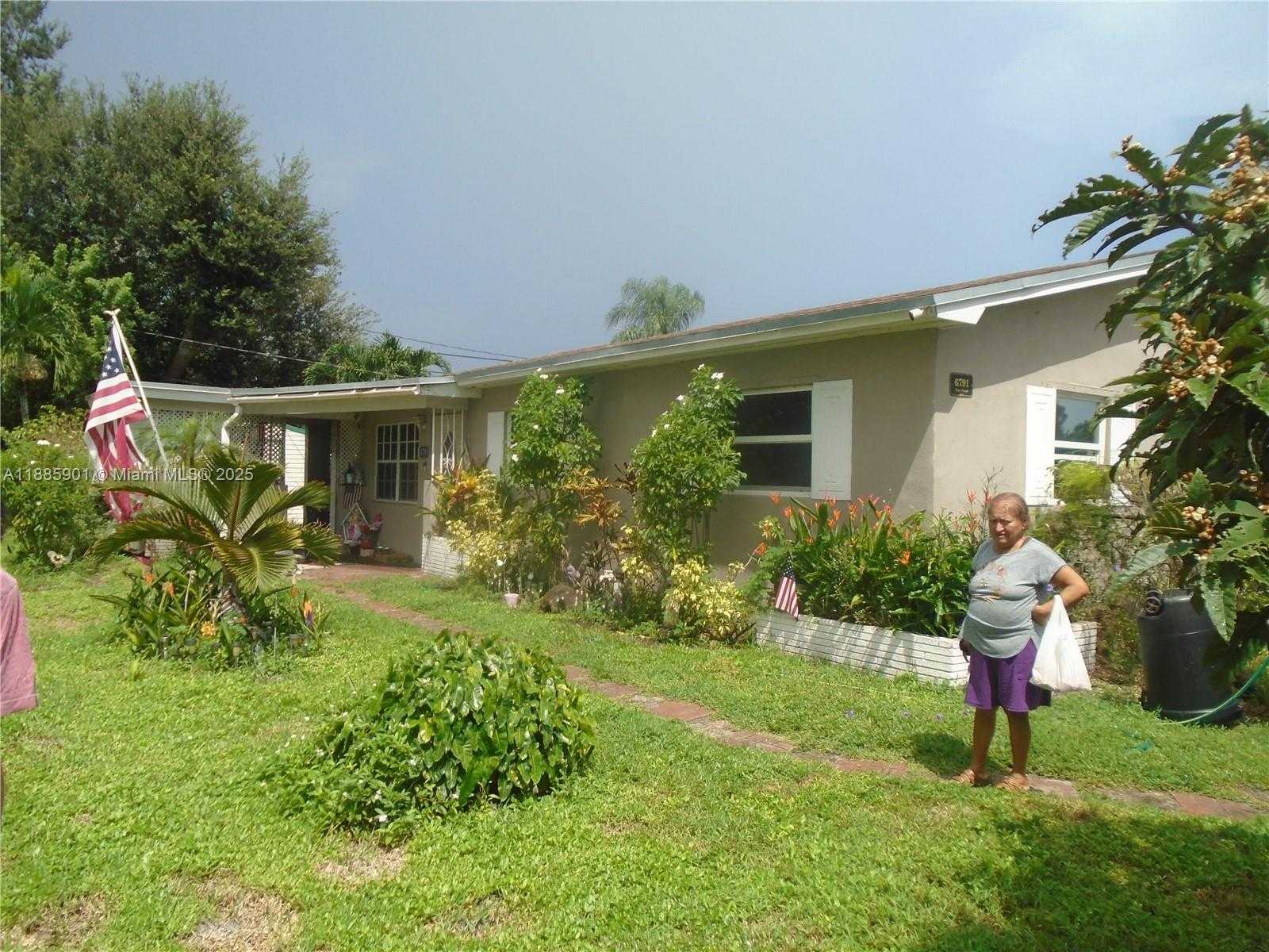 Small Image of 6791 HOPE ST, Hollywood Number 37