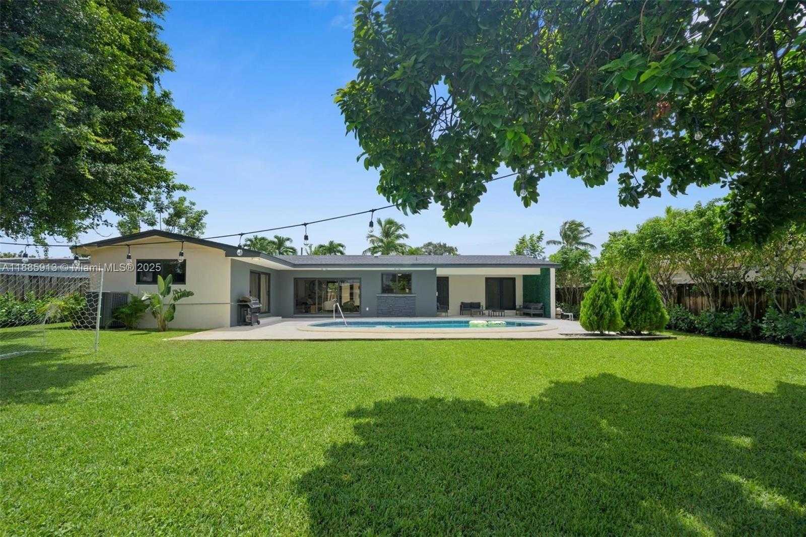 Small Image of 1951 NORTH EAST 187TH DR, North Miami Beach Number 18