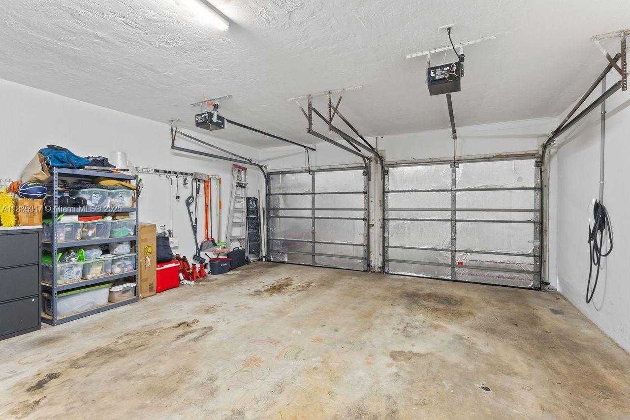 Small Image of 11220 SOUTH WEST 99TH CT, Miami Number 10