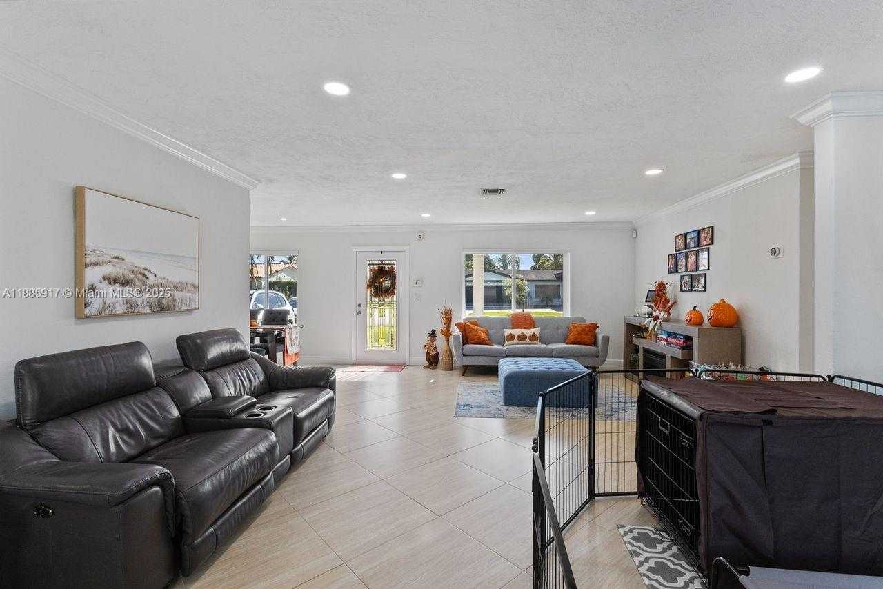 Small Image of 11220 SOUTH WEST 99TH CT, Miami Number 13