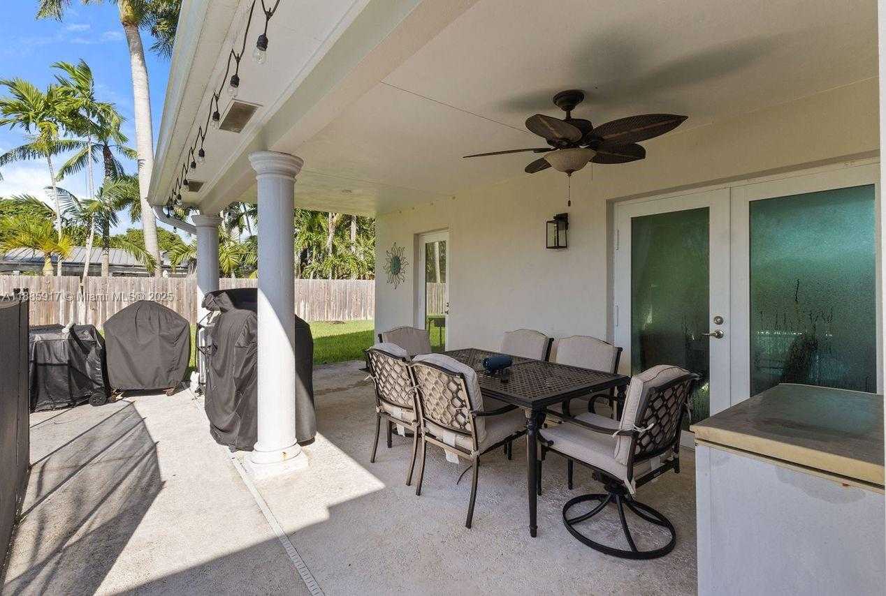 Small Image of 11220 SOUTH WEST 99TH CT, Miami Number 16