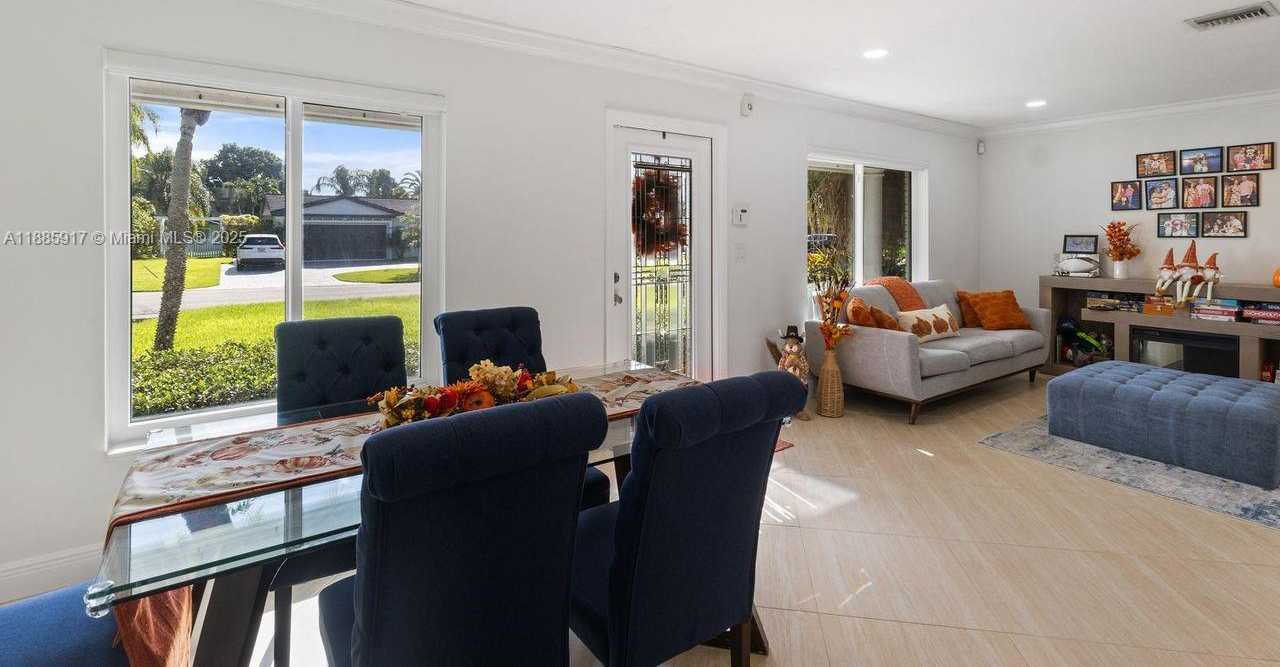 Small Image of 11220 SOUTH WEST 99TH CT, Miami Number 19
