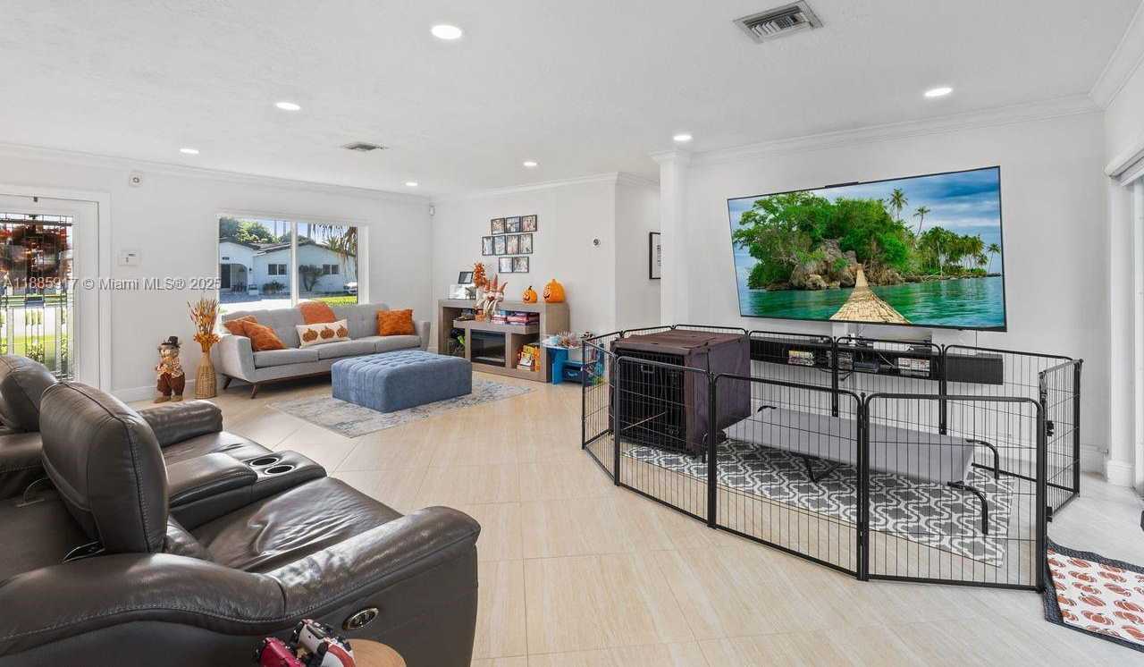 Small Image of 11220 SOUTH WEST 99TH CT, Miami Number 20