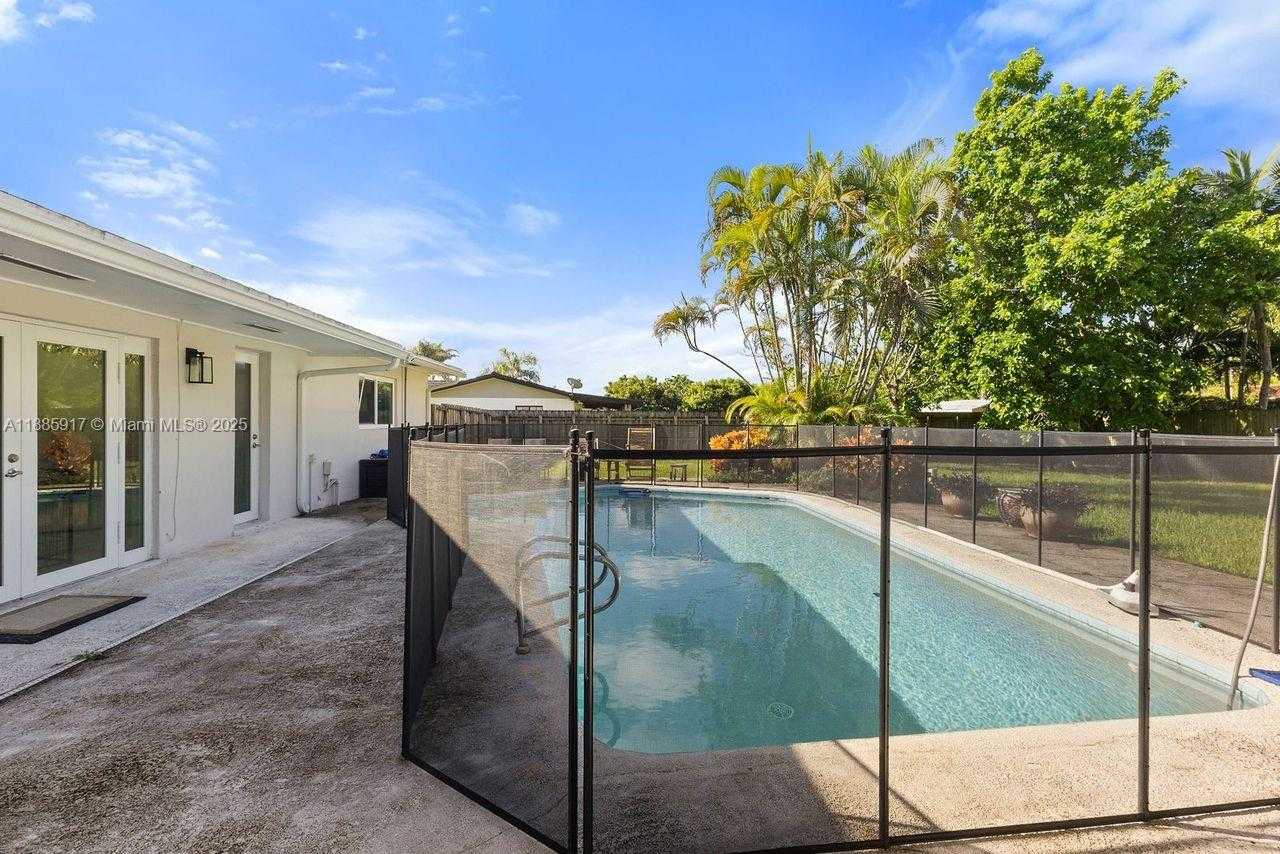 Small Image of 11220 SOUTH WEST 99TH CT, Miami Number 22