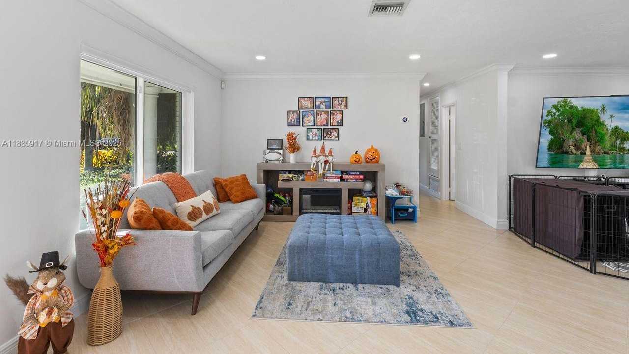 Small Image of 11220 SOUTH WEST 99TH CT, Miami Number 29